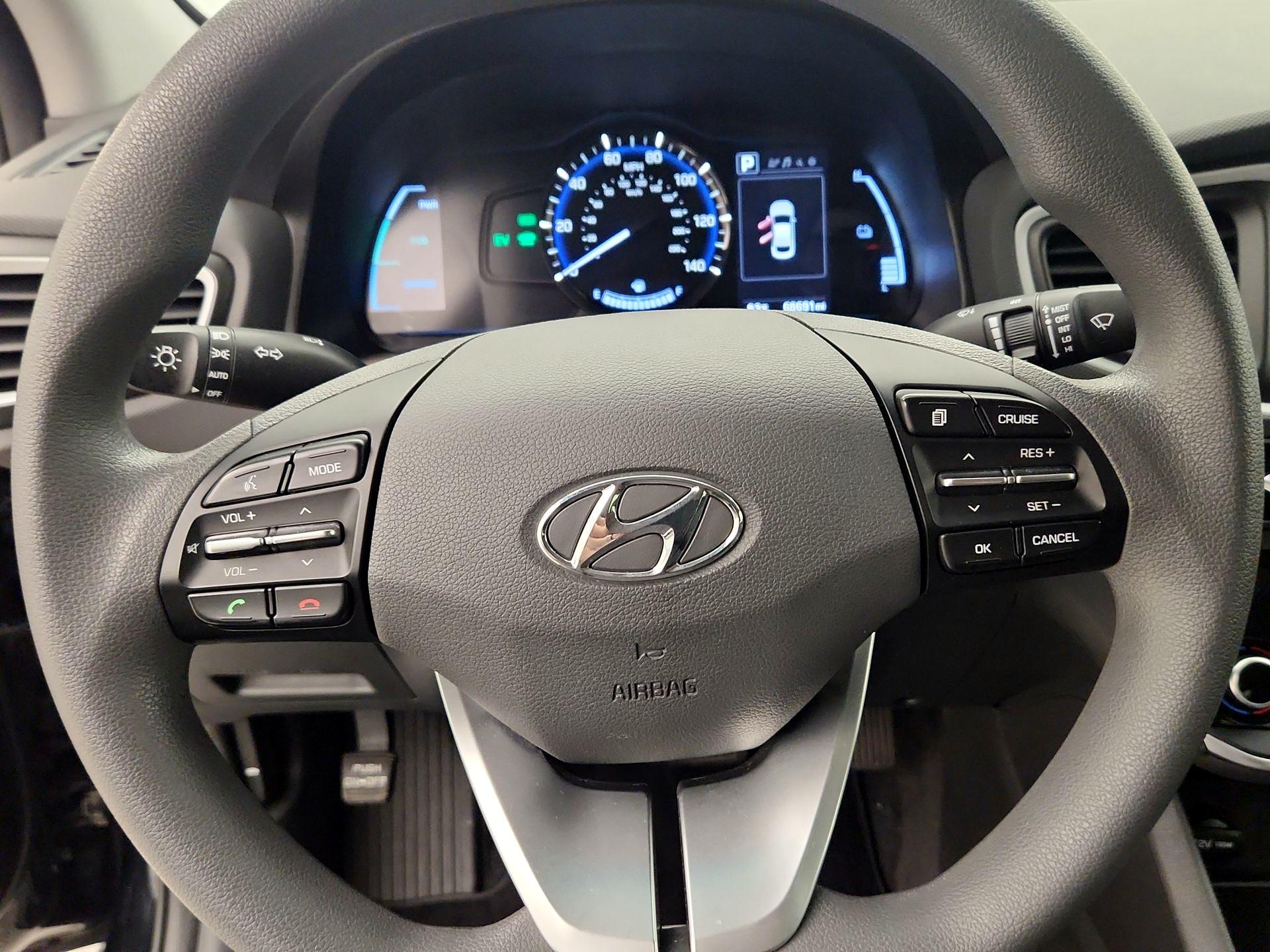 Thumbnail: 2018 Hyundai Ioniq - 10