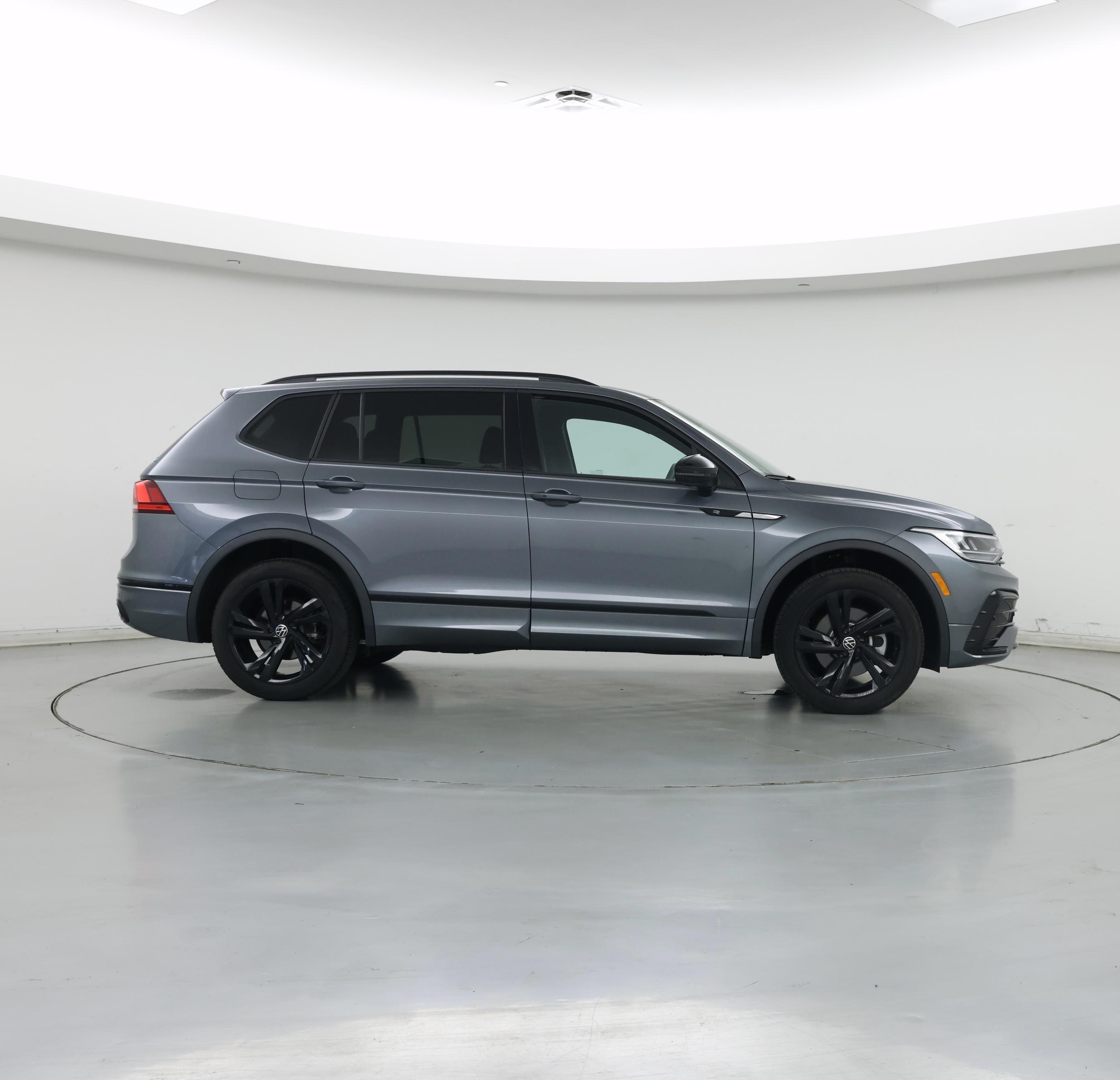 Thumbnail: 2024 Volkswagen Tiguan - 7