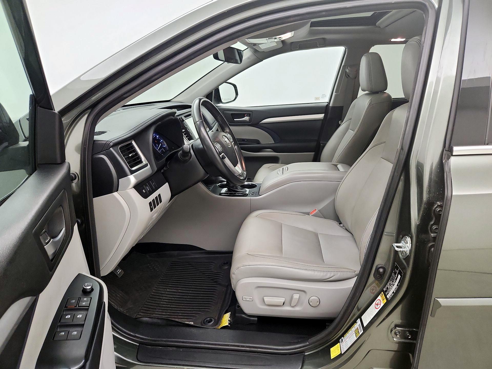 Thumbnail: 2018 Toyota Highlander - 11