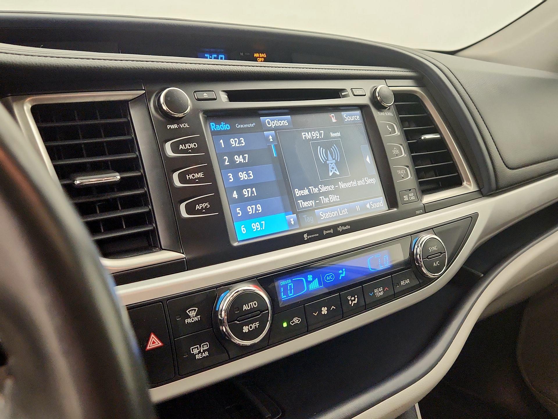 Thumbnail: 2018 Toyota Highlander - 16