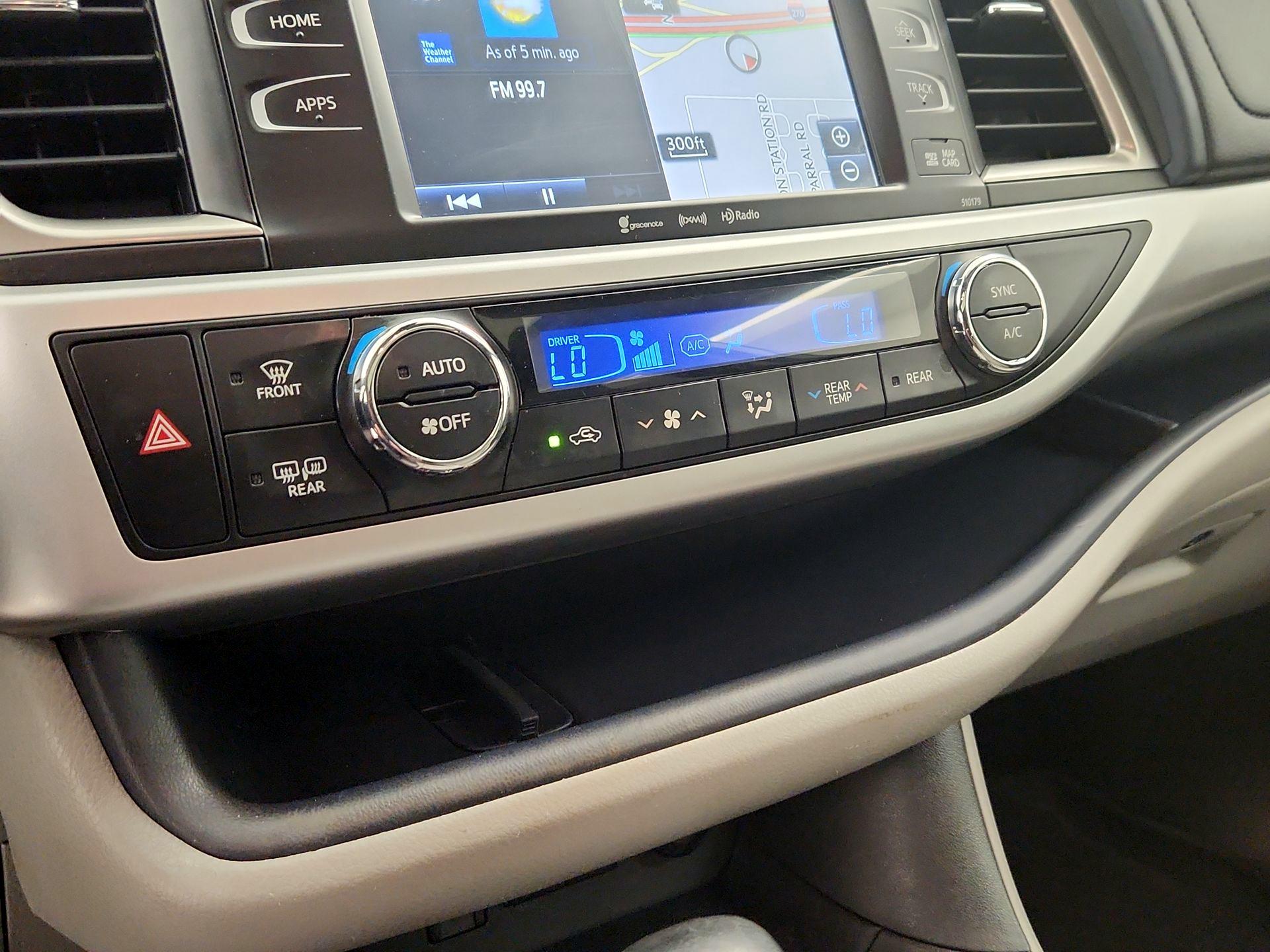 Thumbnail: 2018 Toyota Highlander - 17