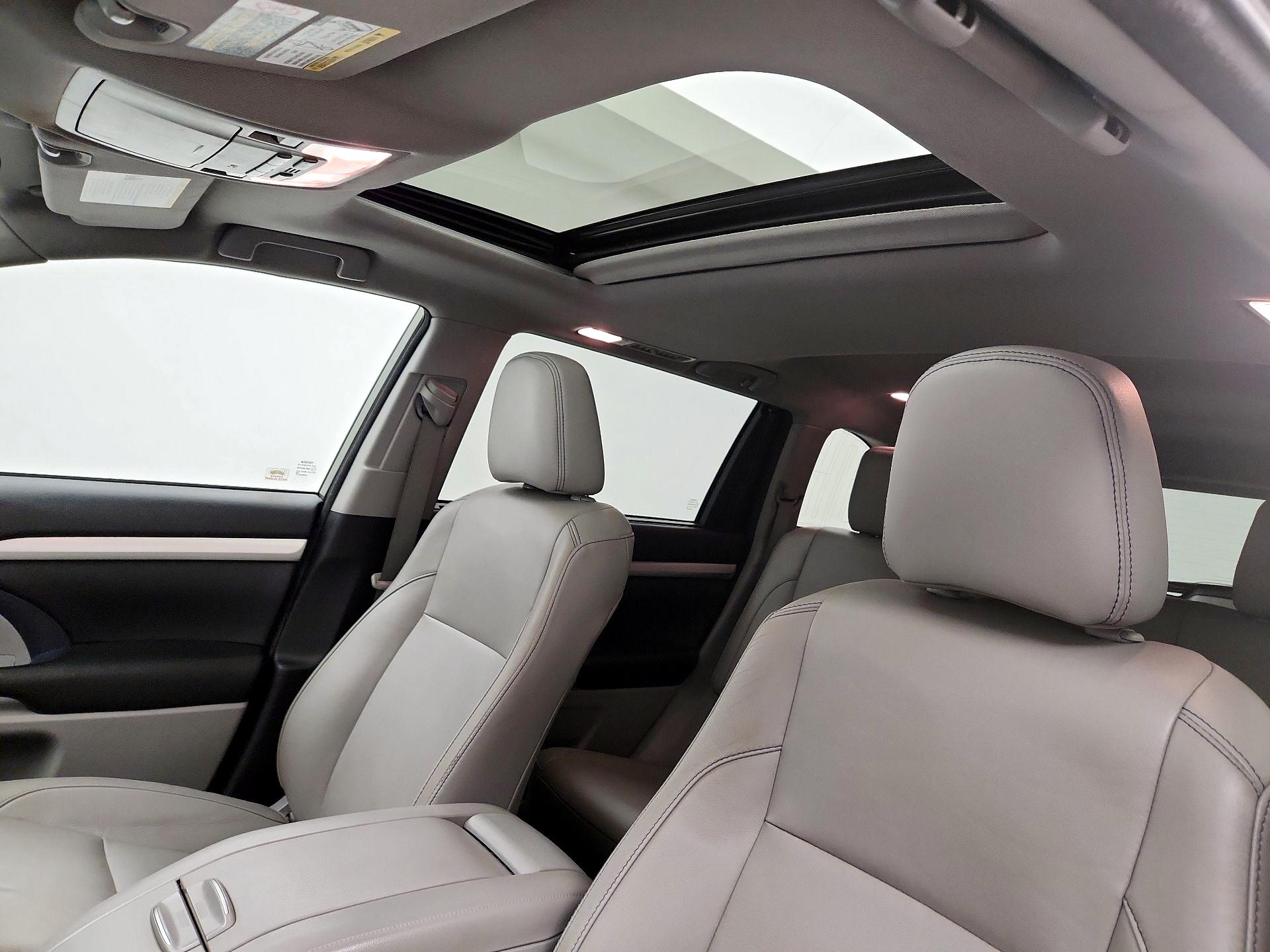 Thumbnail: 2018 Toyota Highlander - 20