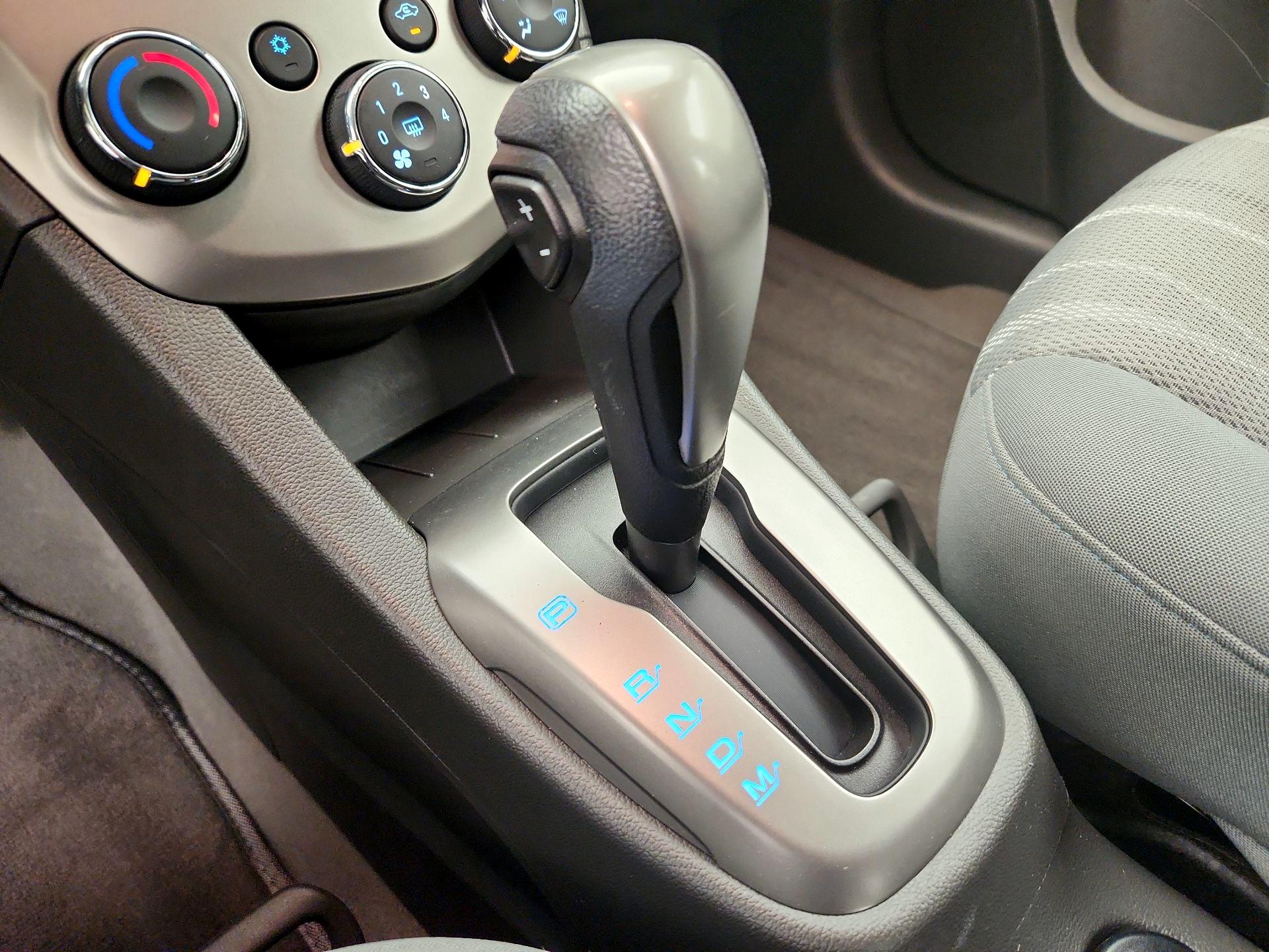 Thumbnail: 2015 Chevrolet Sonic - 17