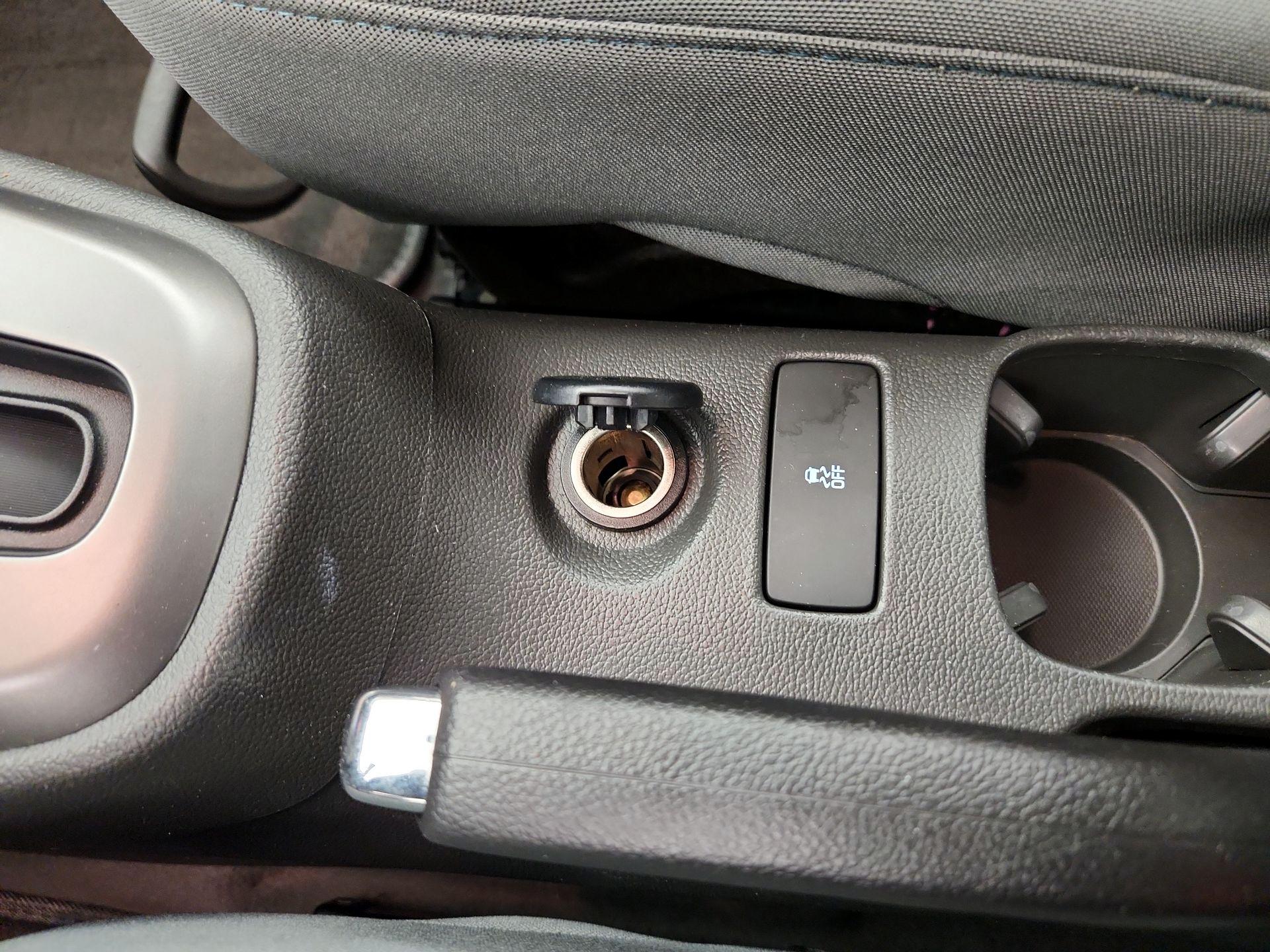 Thumbnail: 2015 Chevrolet Sonic - 18