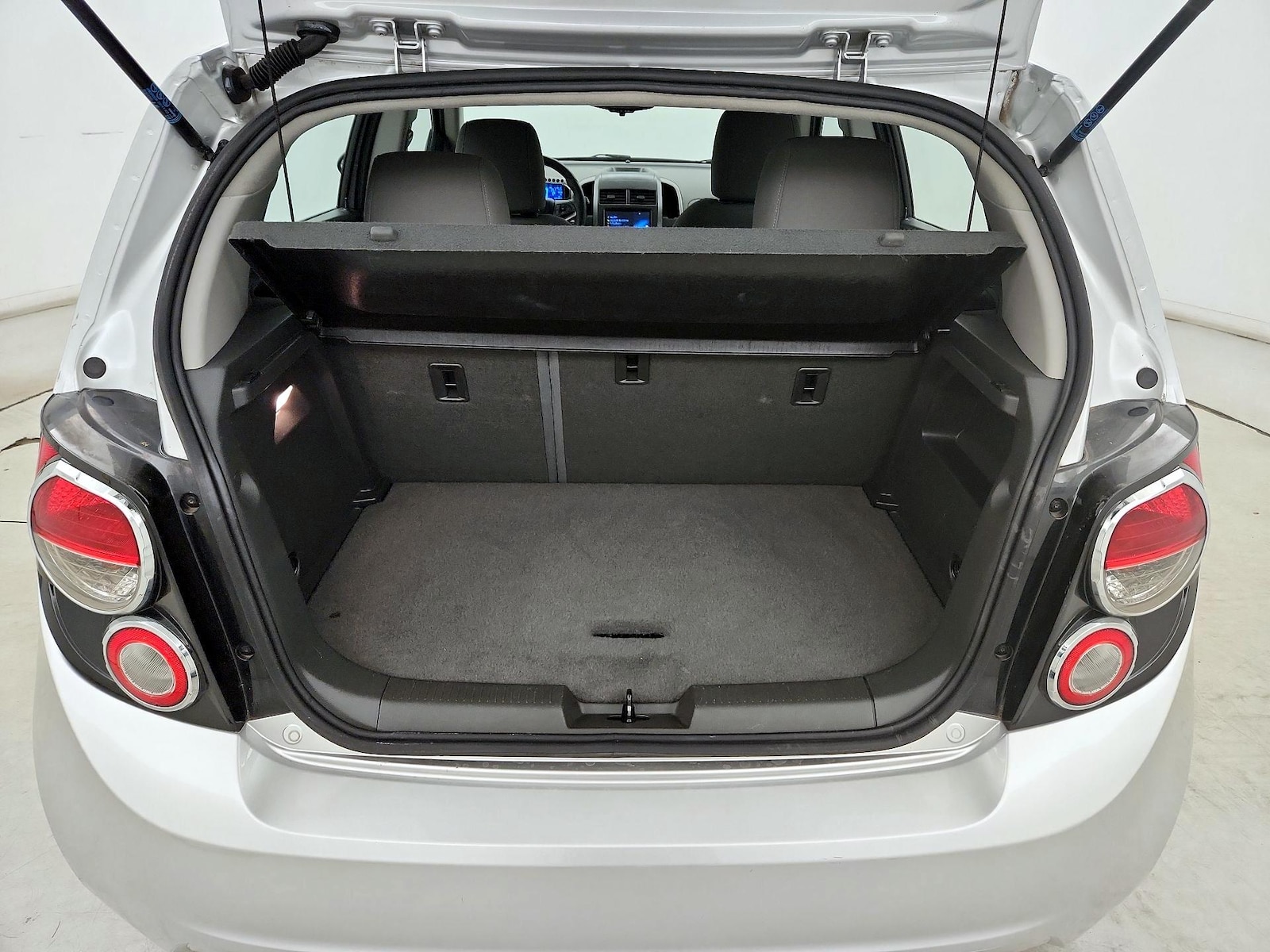2015 Chevrolet Sonic LT - Photo 21