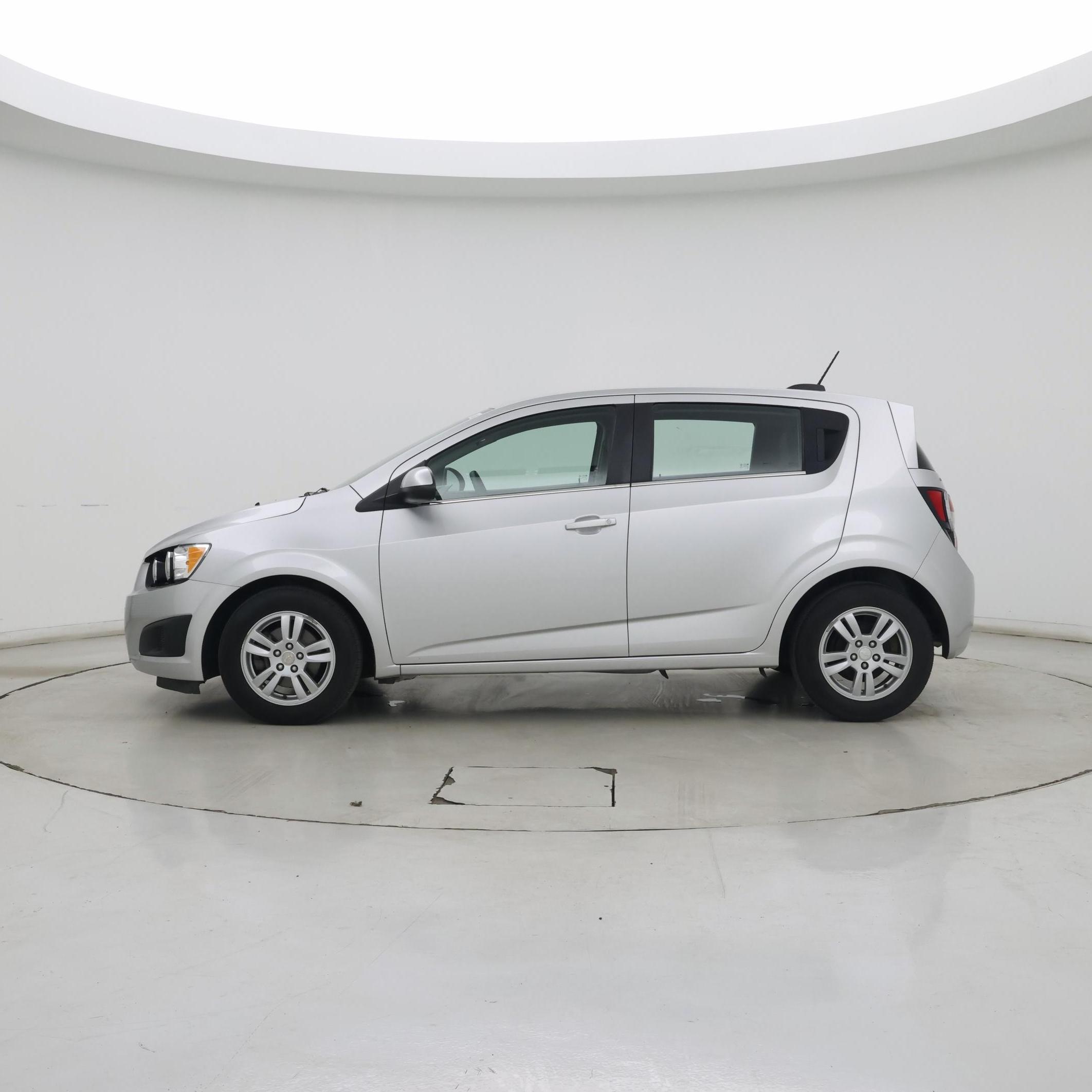 Thumbnail: 2015 Chevrolet Sonic - 3