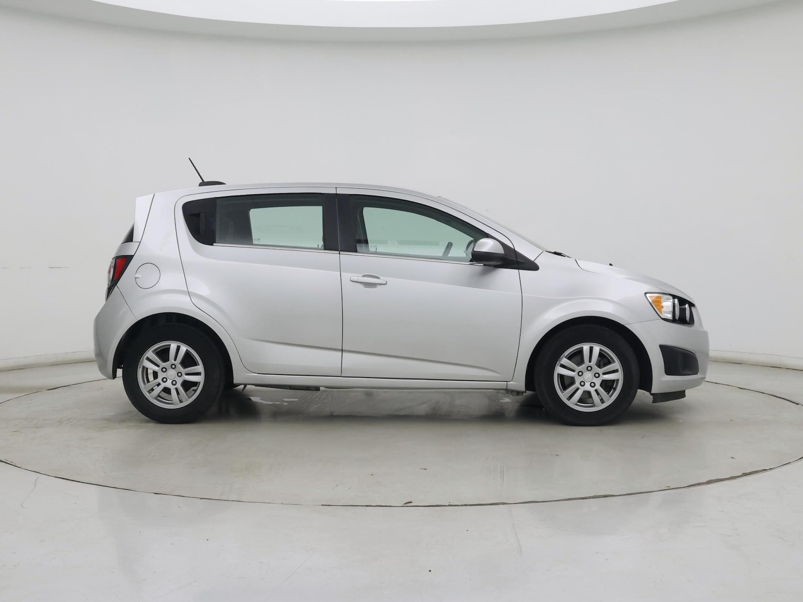 2015 Chevrolet Sonic LT - Photo 8