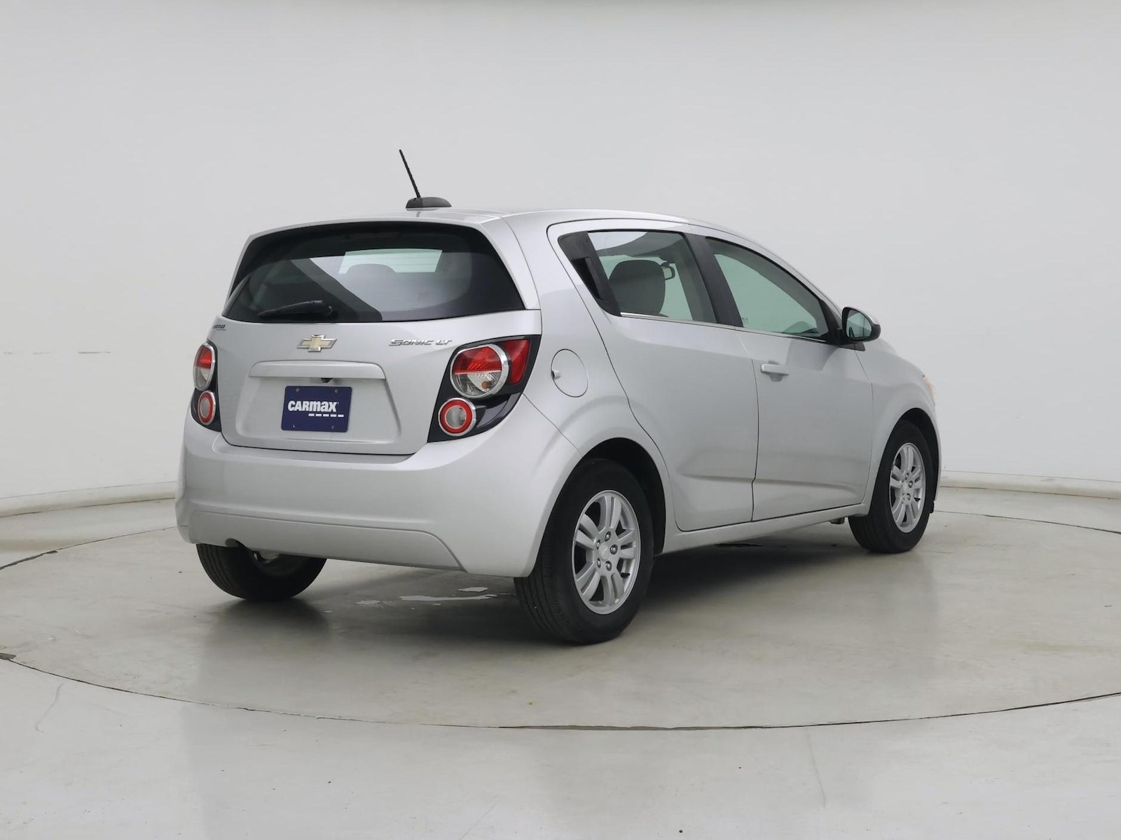 2015 Chevrolet Sonic LT - Photo 9