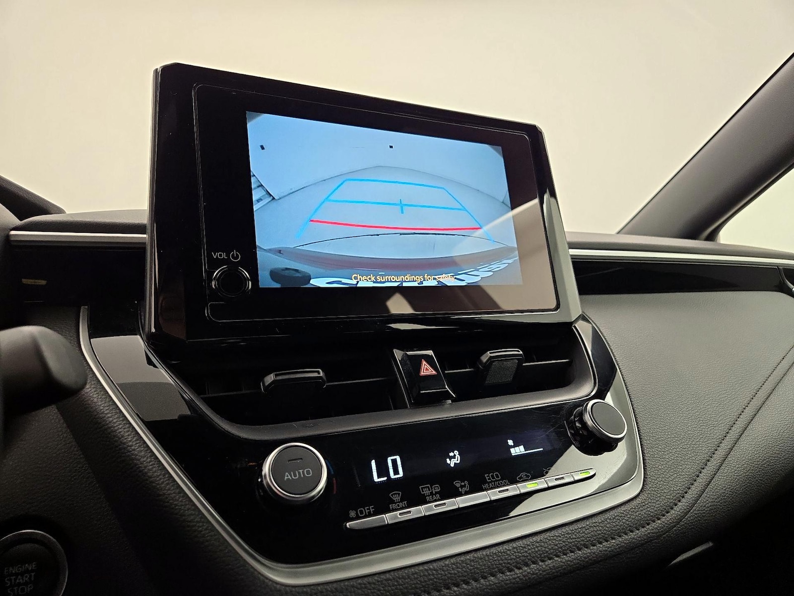 2025 Toyota Corolla SE - Photo 15