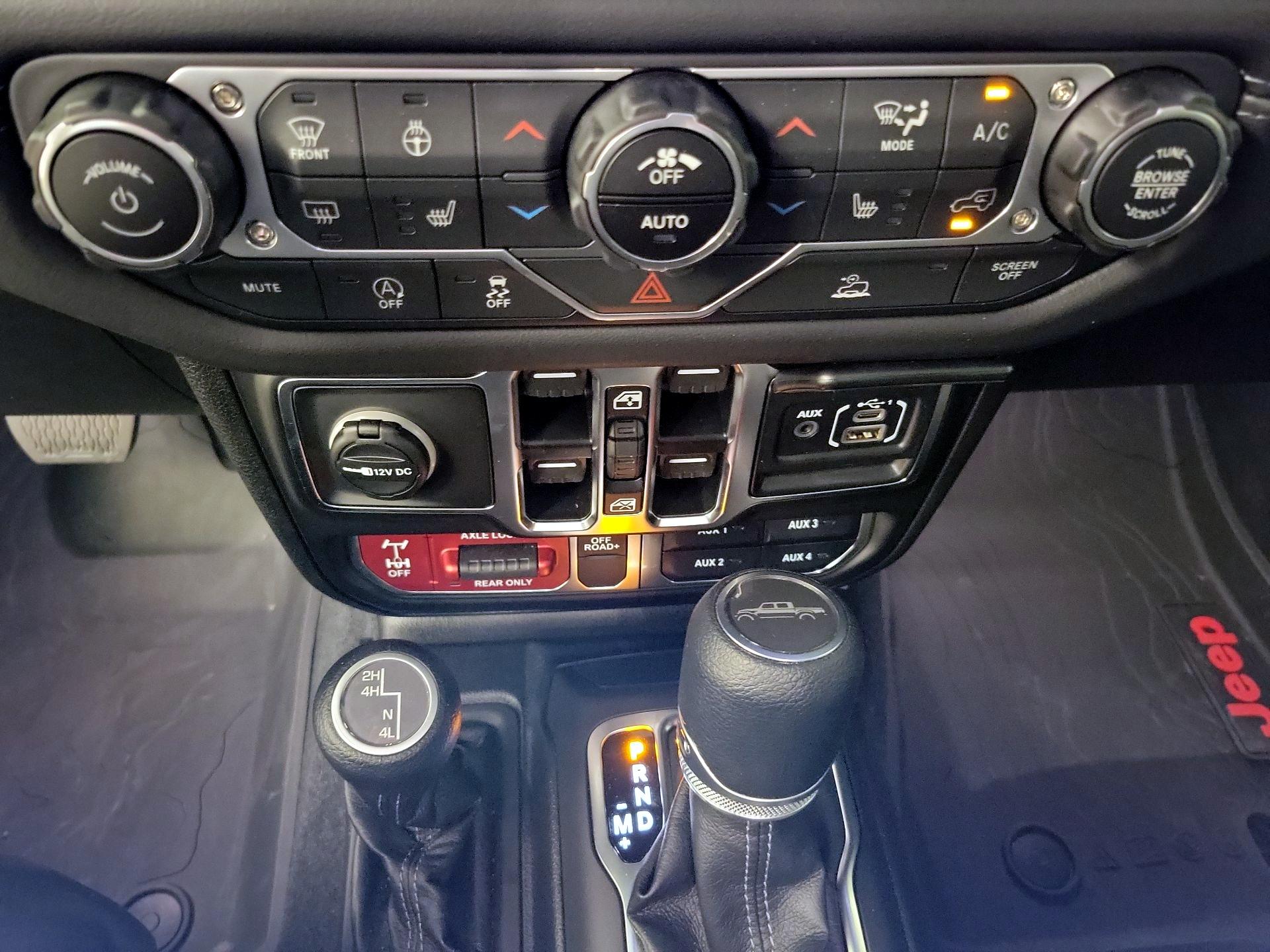 Thumbnail: 2025 Jeep Gladiator - 17