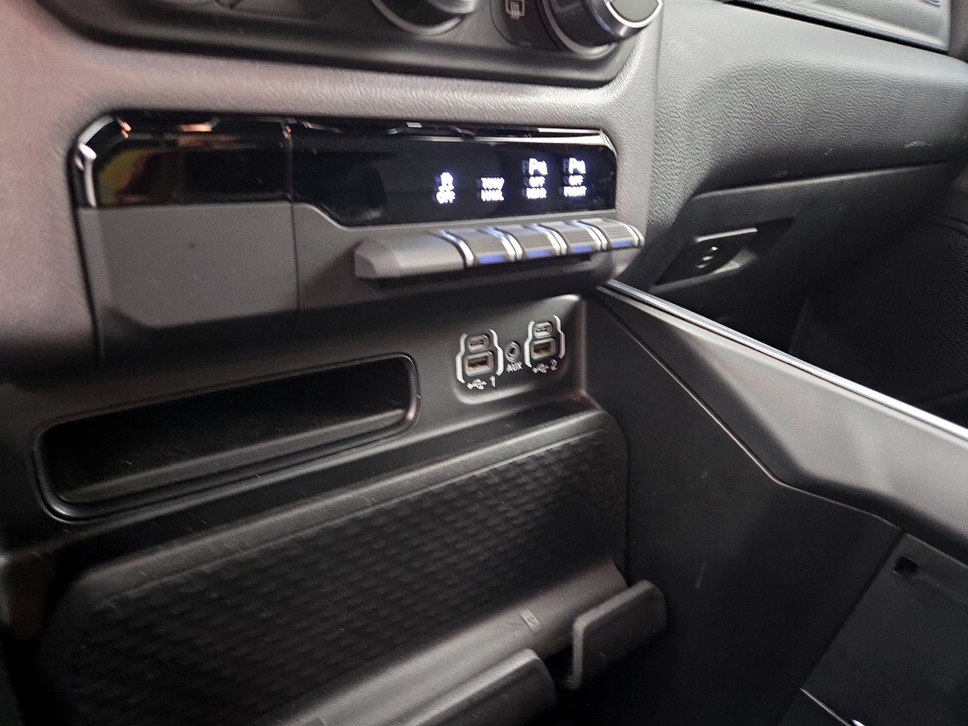 Thumbnail: 2023 RAM 1500 - 18