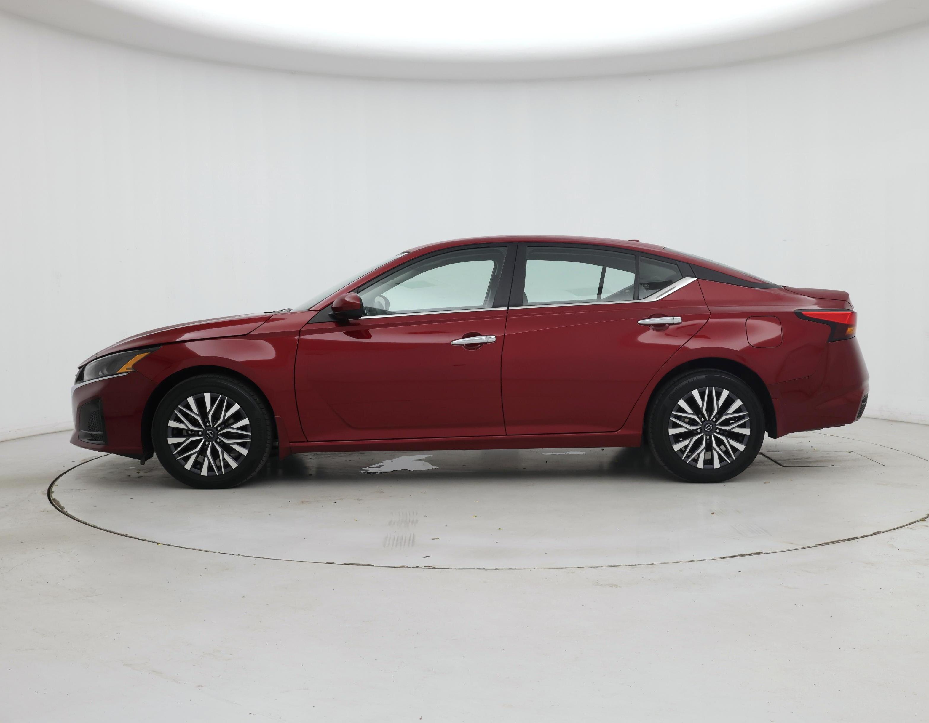 Thumbnail: 2023 Nissan Altima - 3
