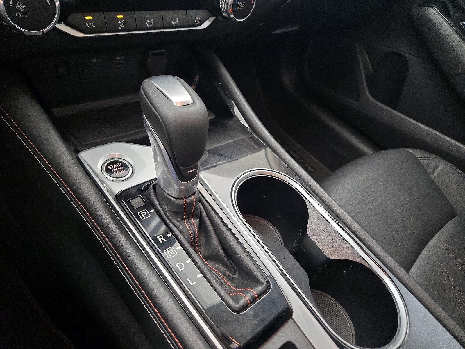 2024 Nissan Altima SR - Photo 18