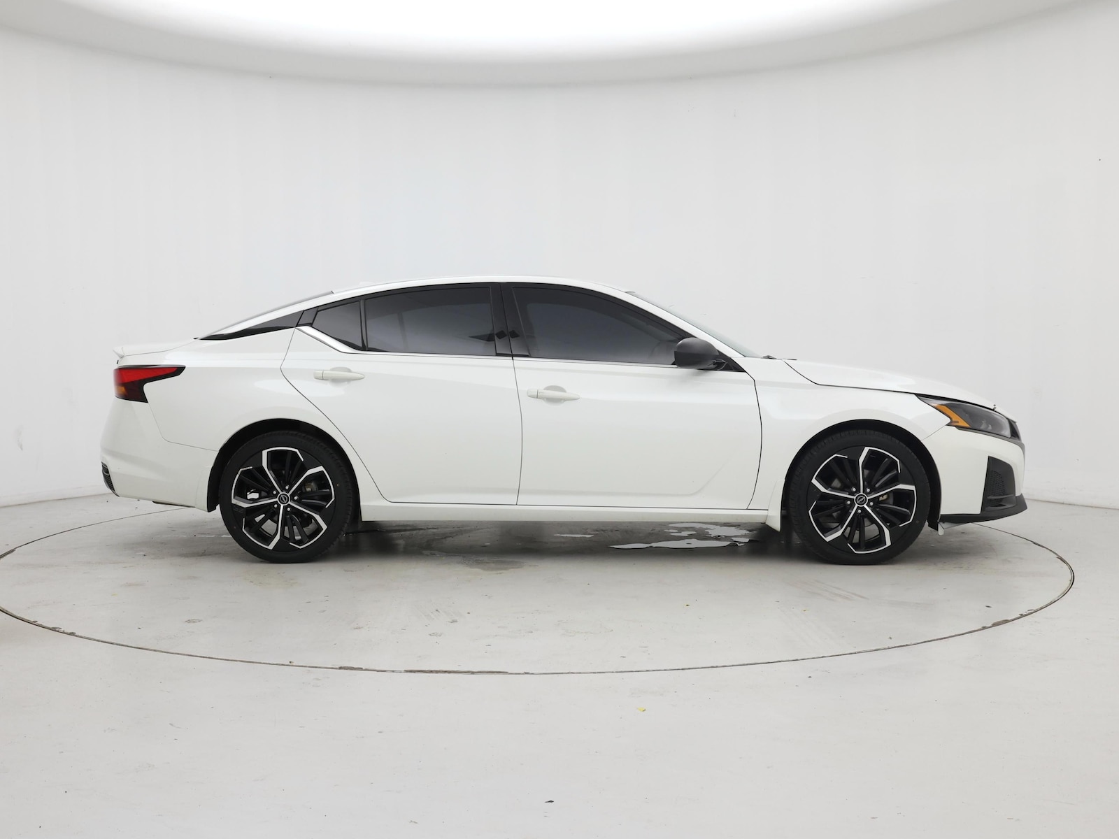 2024 Nissan Altima SR - Photo 8