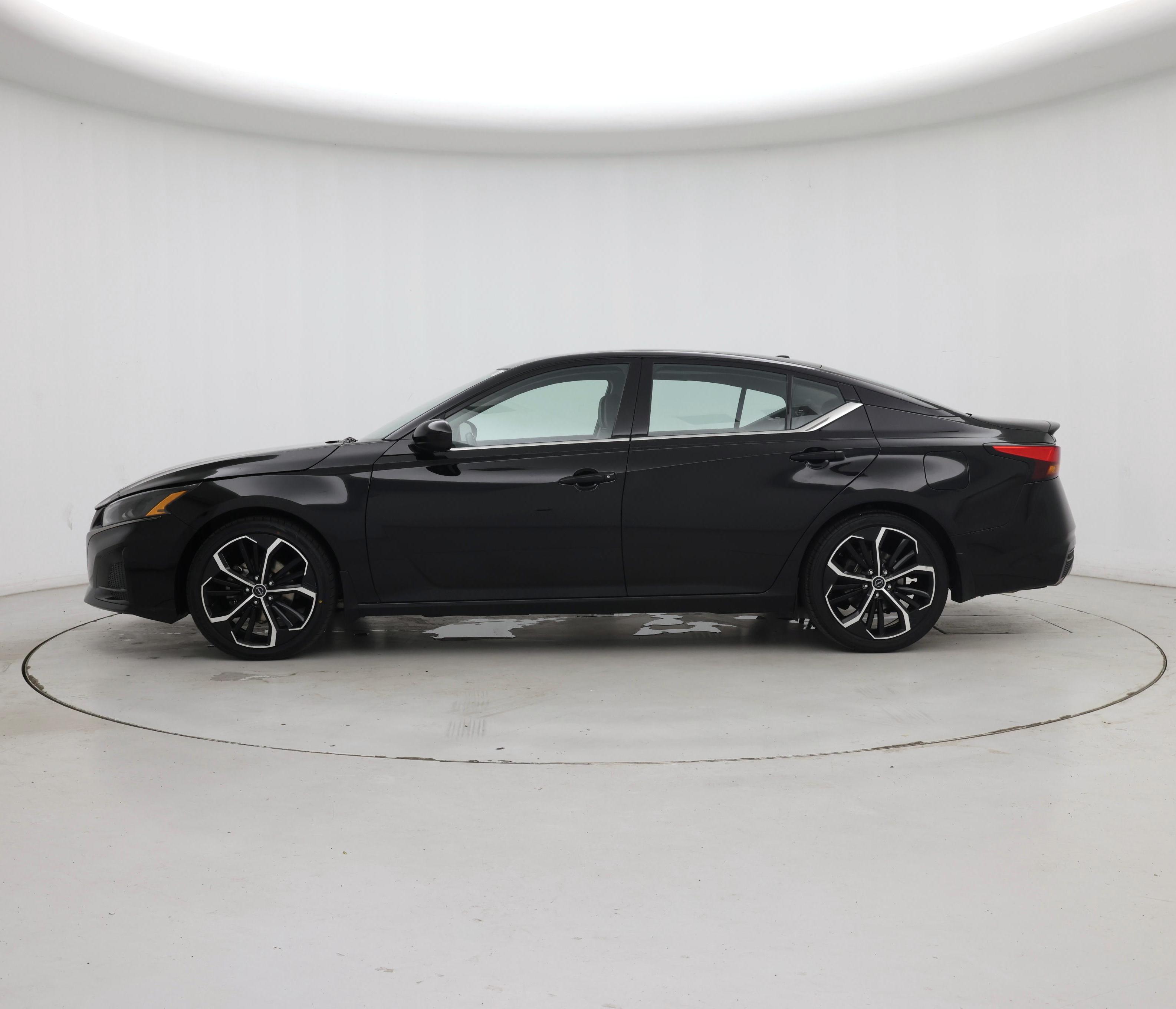 Thumbnail: 2023 Nissan Altima - 3