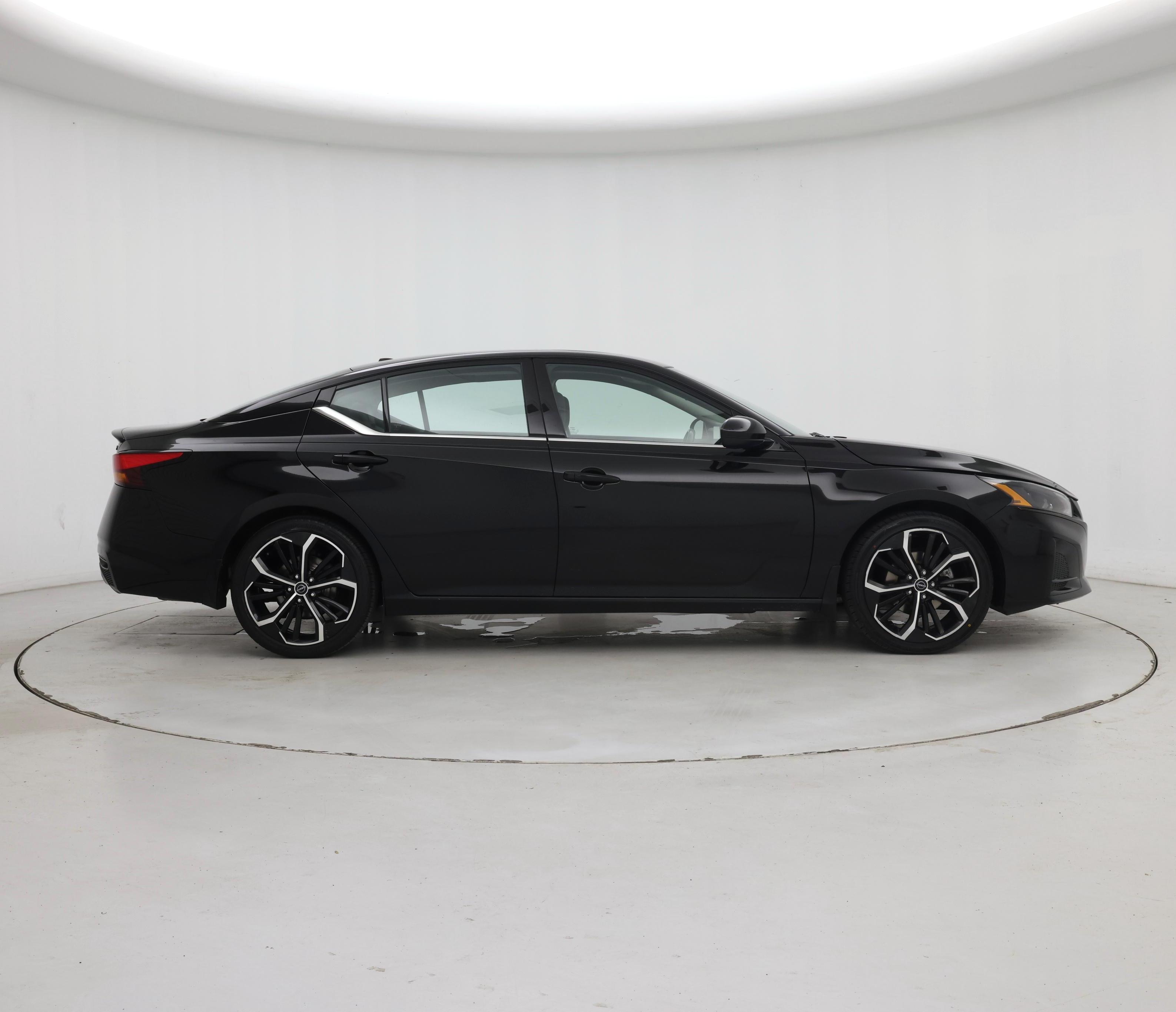 Thumbnail: 2023 Nissan Altima - 7