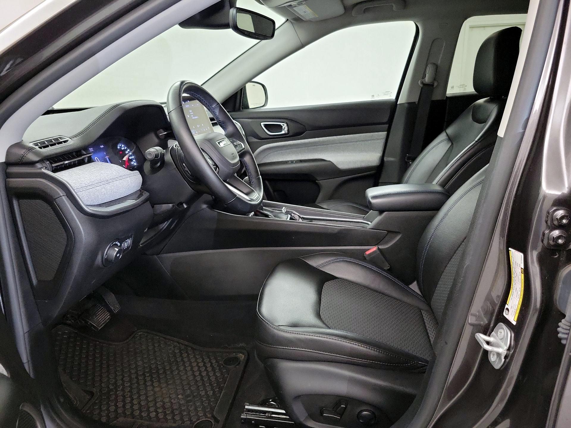 Thumbnail: 2022 Jeep Compass - 11