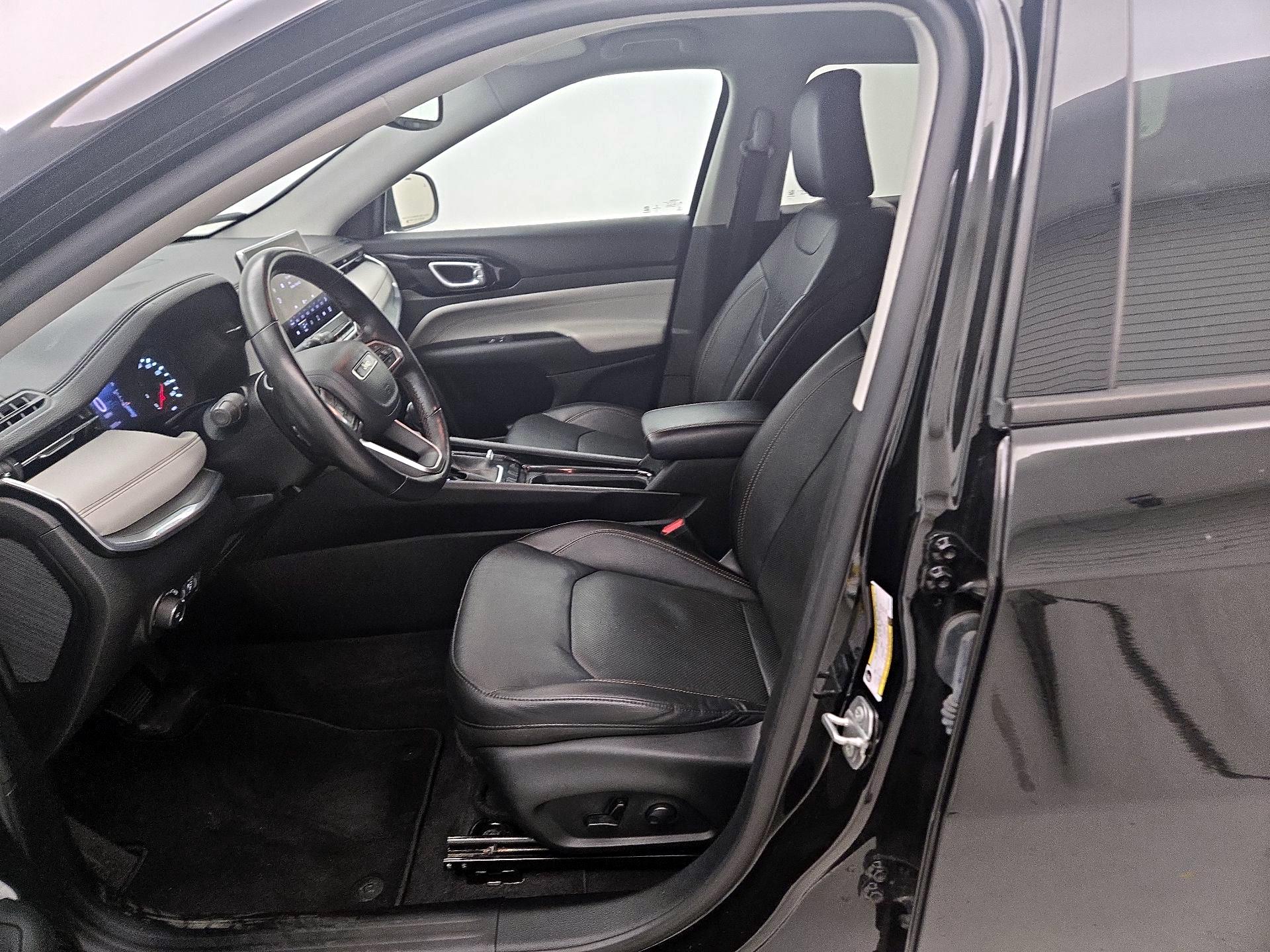Thumbnail: 2022 Jeep Compass - 11