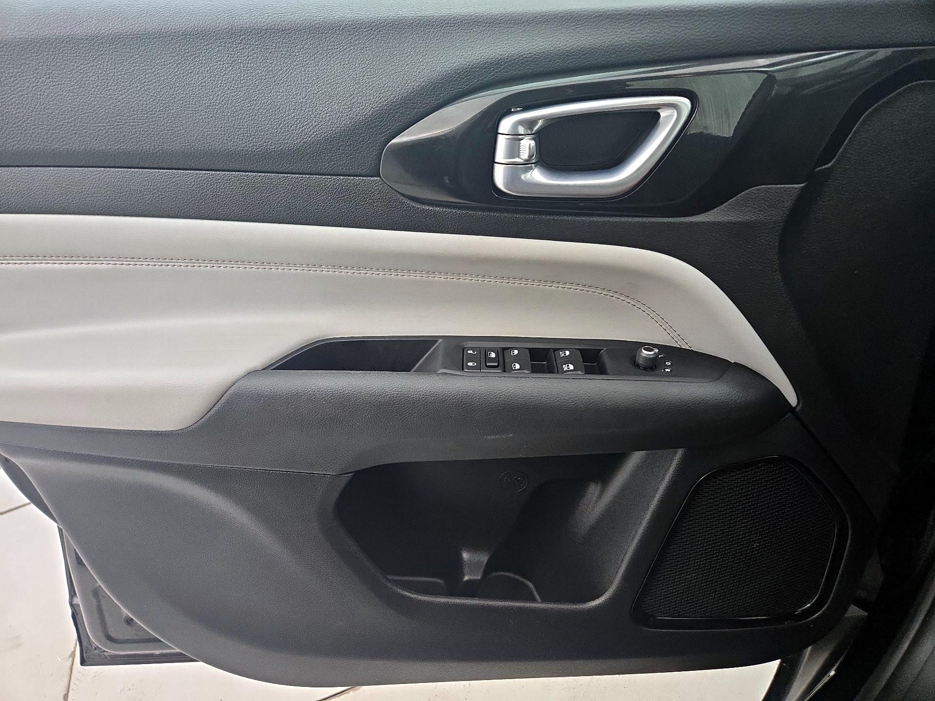 Thumbnail: 2022 Jeep Compass - 12