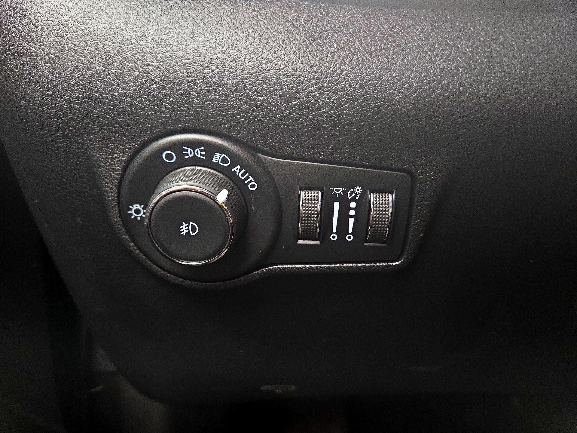 Thumbnail: 2022 Jeep Compass - 13