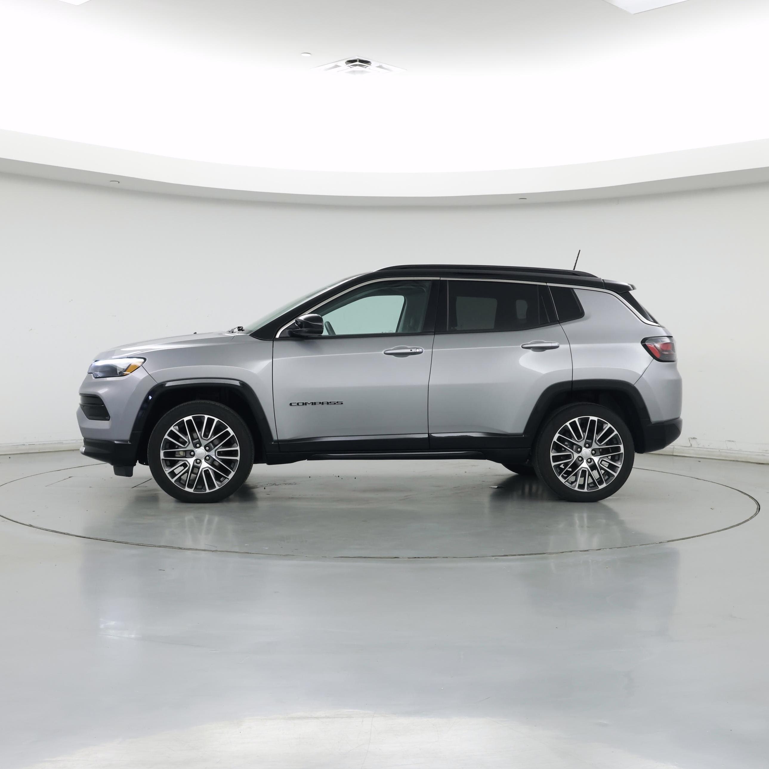 Thumbnail: 2022 Jeep Compass - 3