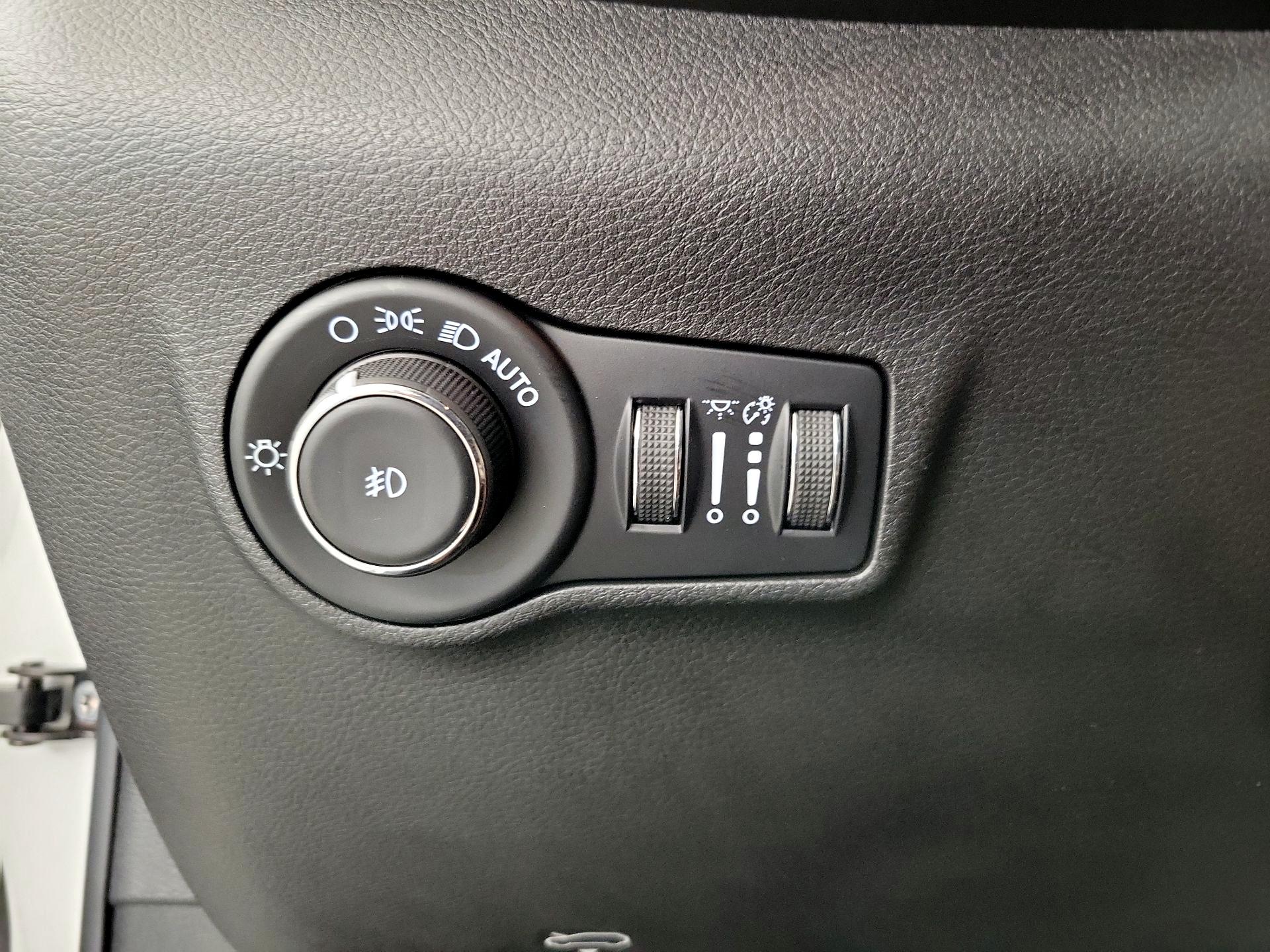 Thumbnail: 2022 Jeep Compass - 13