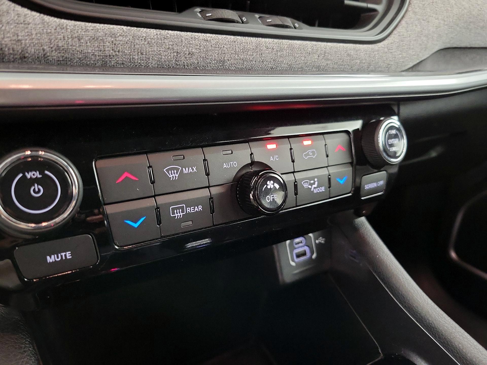 Thumbnail: 2022 Jeep Compass - 16