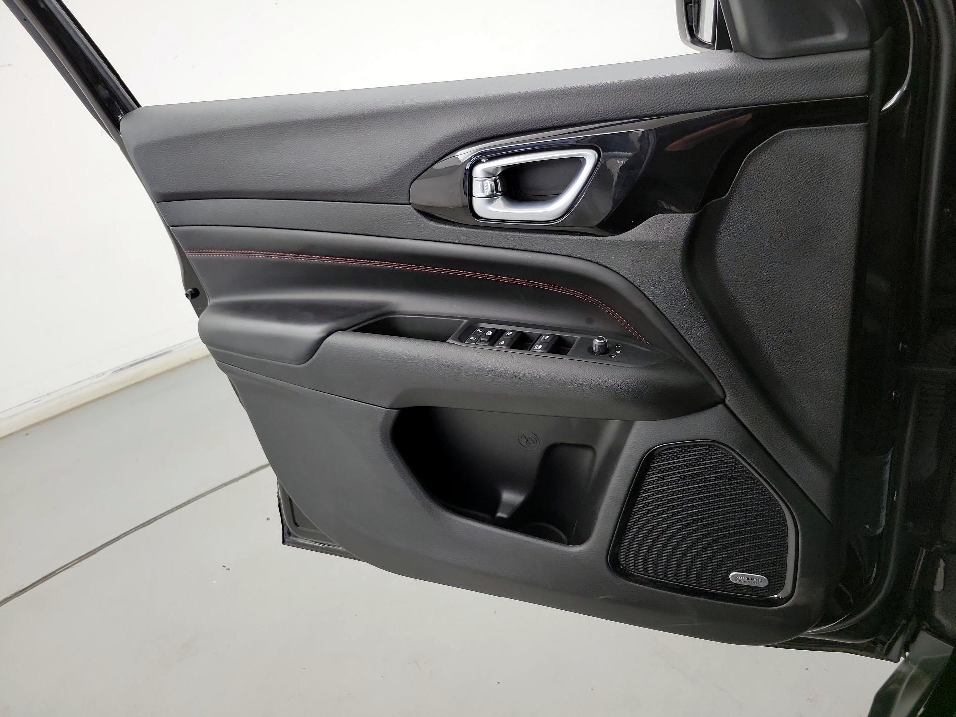 Thumbnail: 2022 Jeep Compass - 12