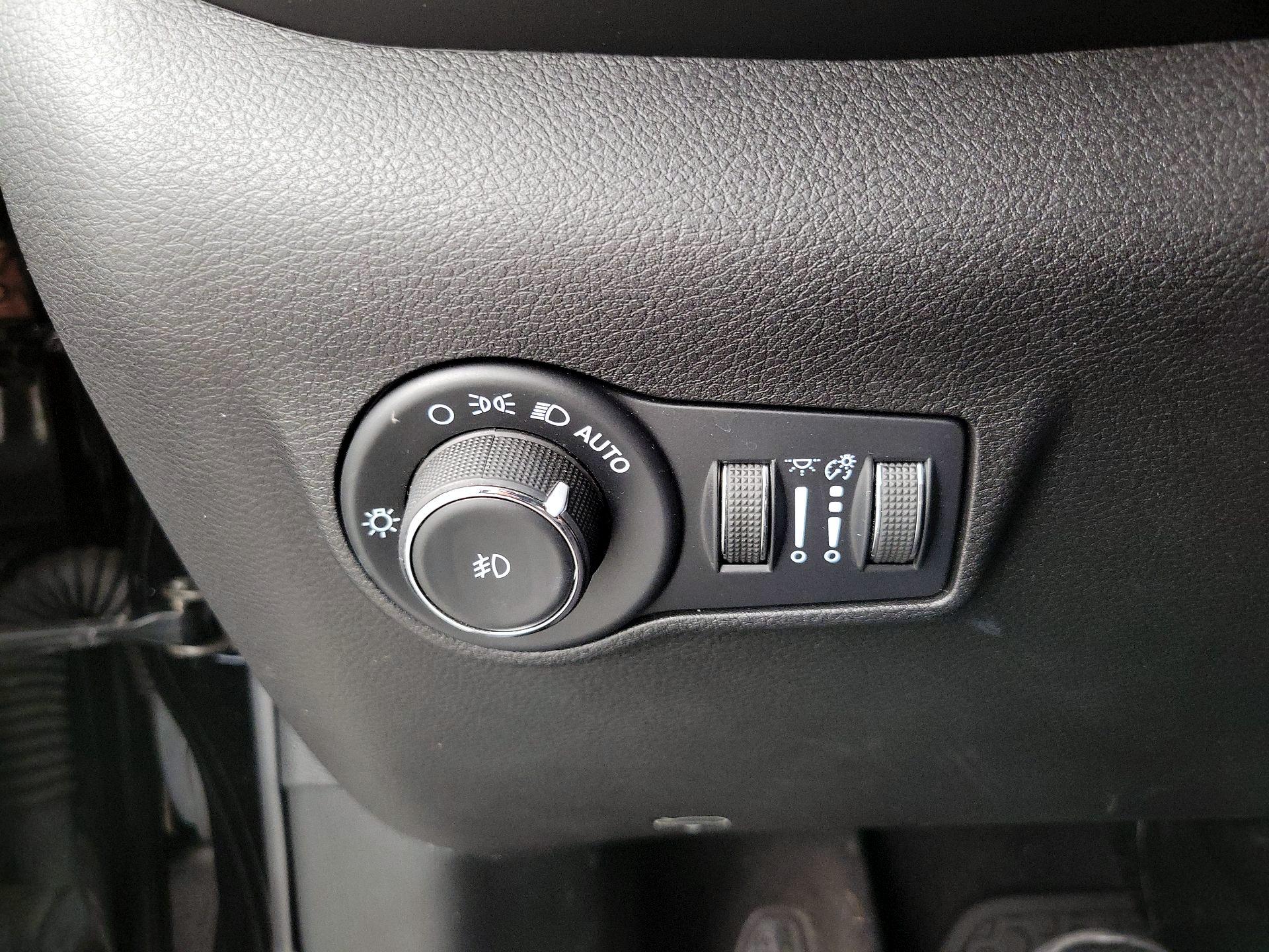 Thumbnail: 2022 Jeep Compass - 13