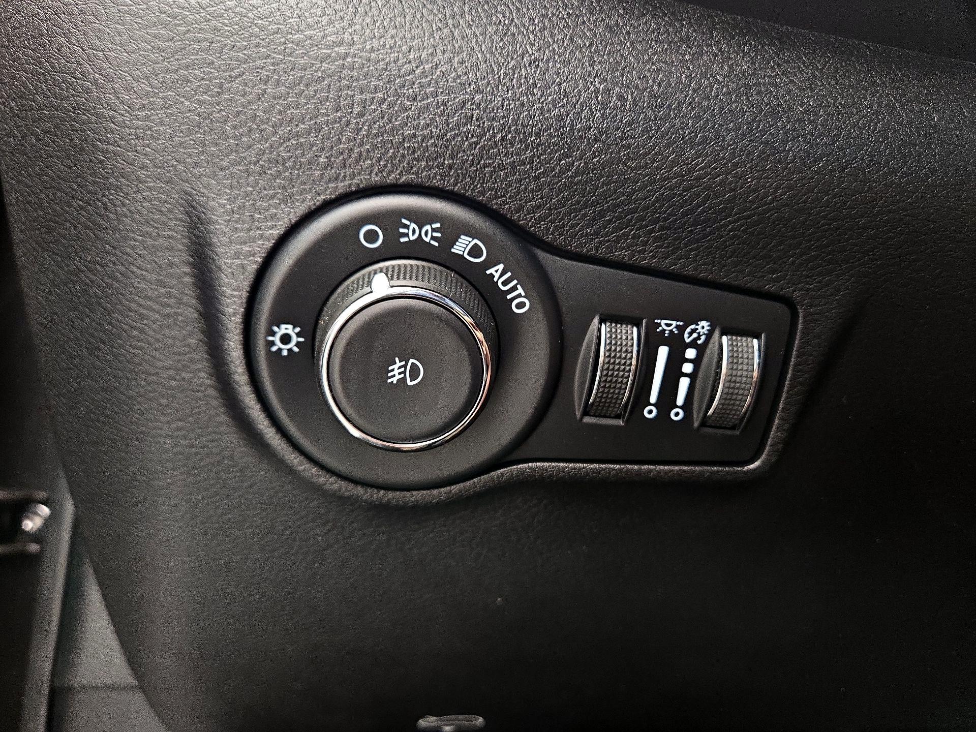 Thumbnail: 2022 Jeep Compass - 13