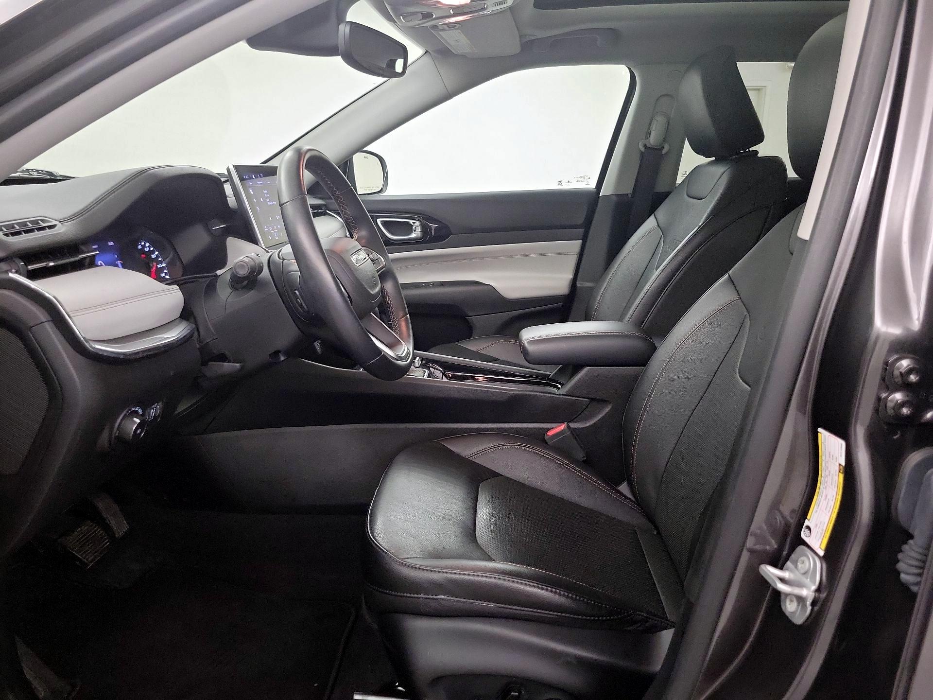 Thumbnail: 2022 Jeep Compass - 11