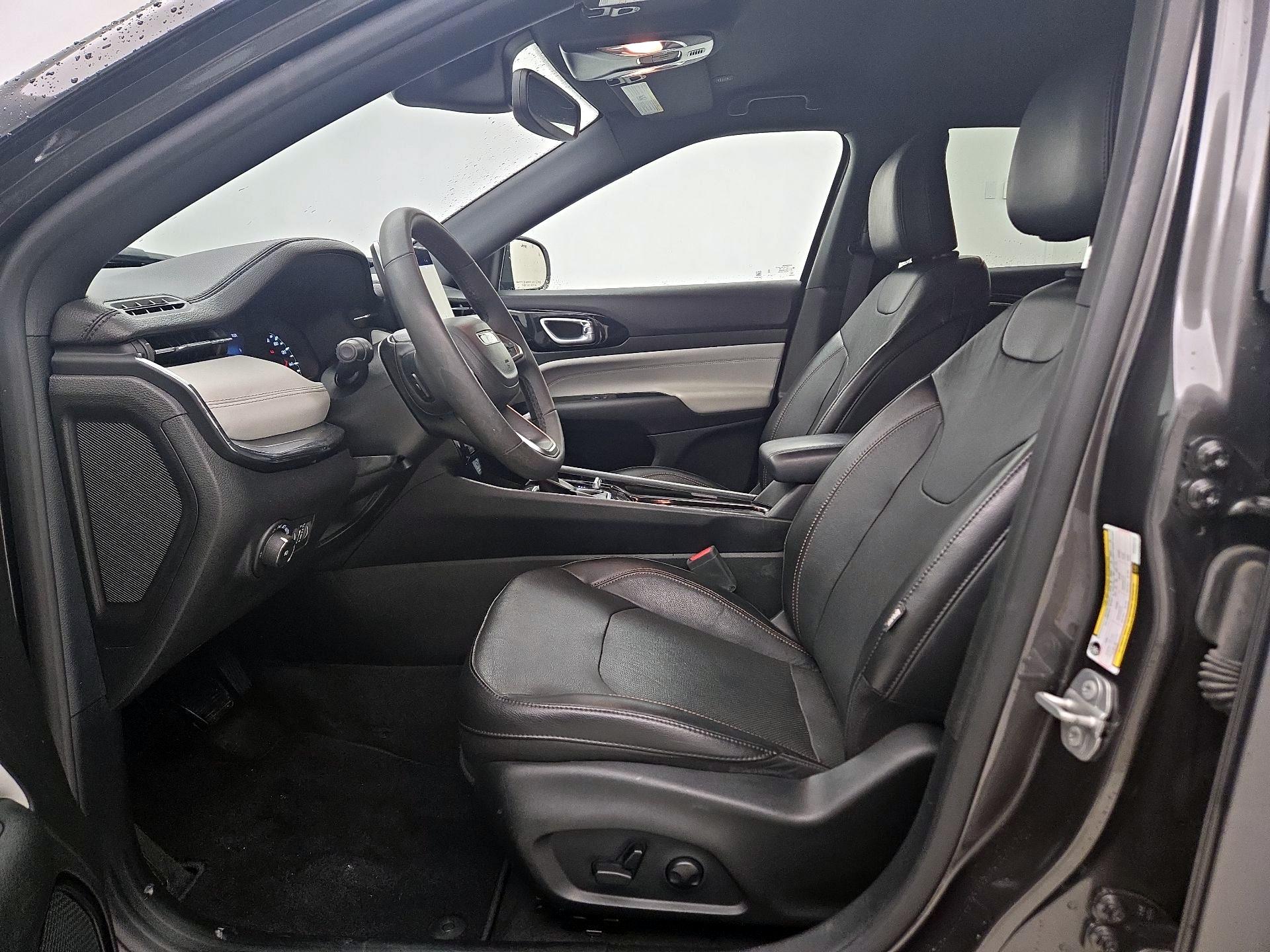 Thumbnail: 2023 Jeep Compass - 11