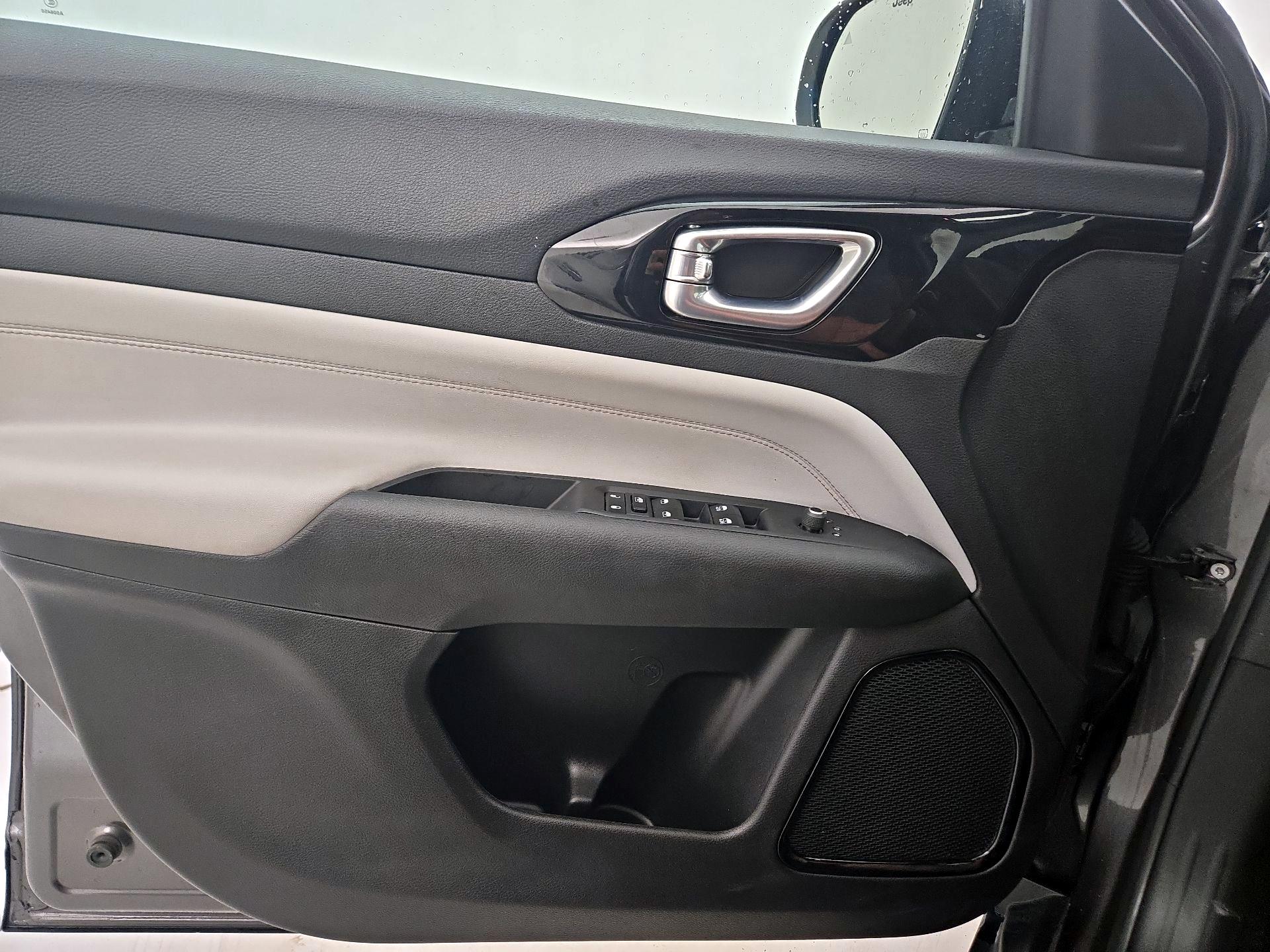 Thumbnail: 2023 Jeep Compass - 12