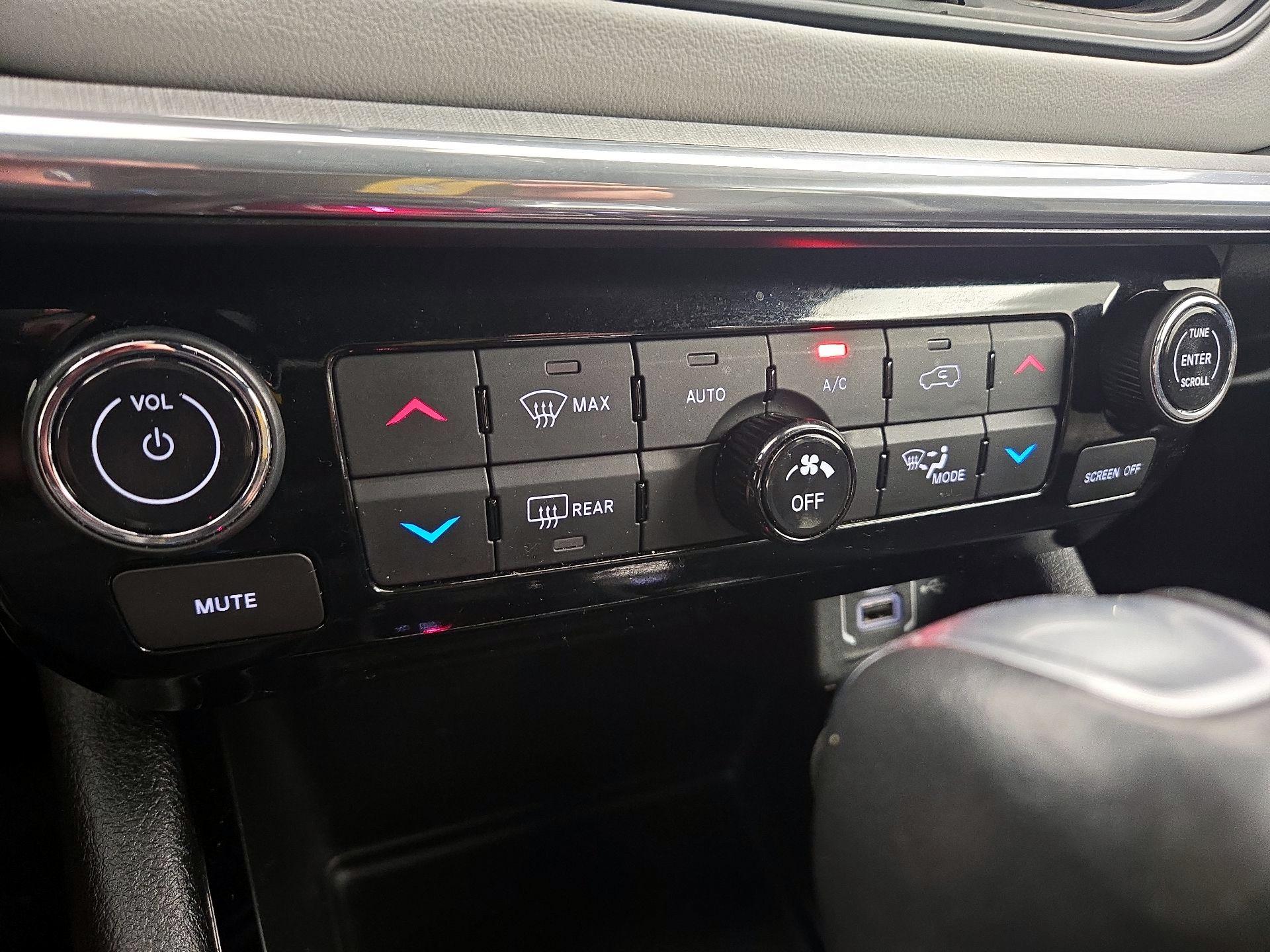 Thumbnail: 2023 Jeep Compass - 16