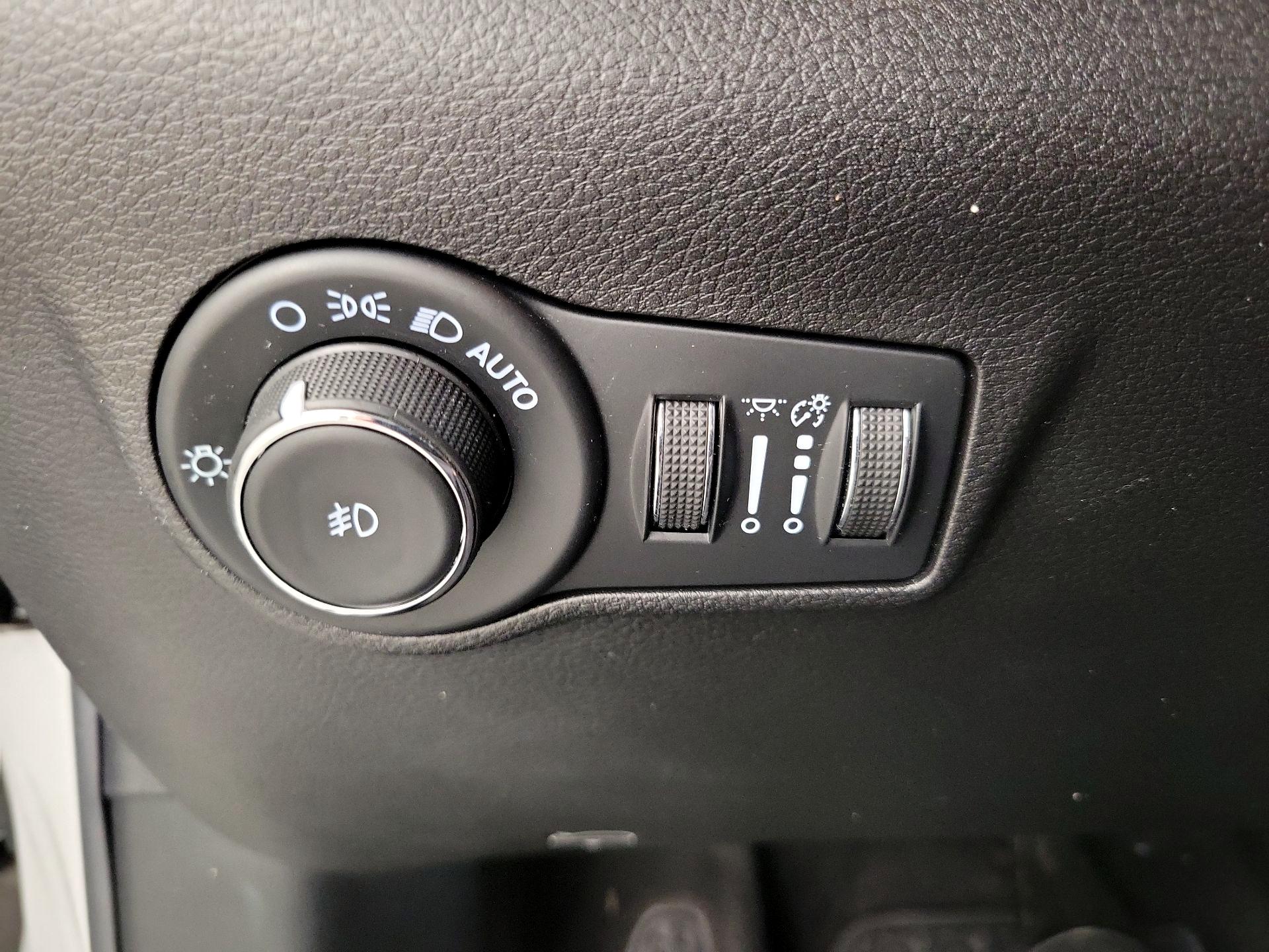 Thumbnail: 2022 Jeep Compass - 13