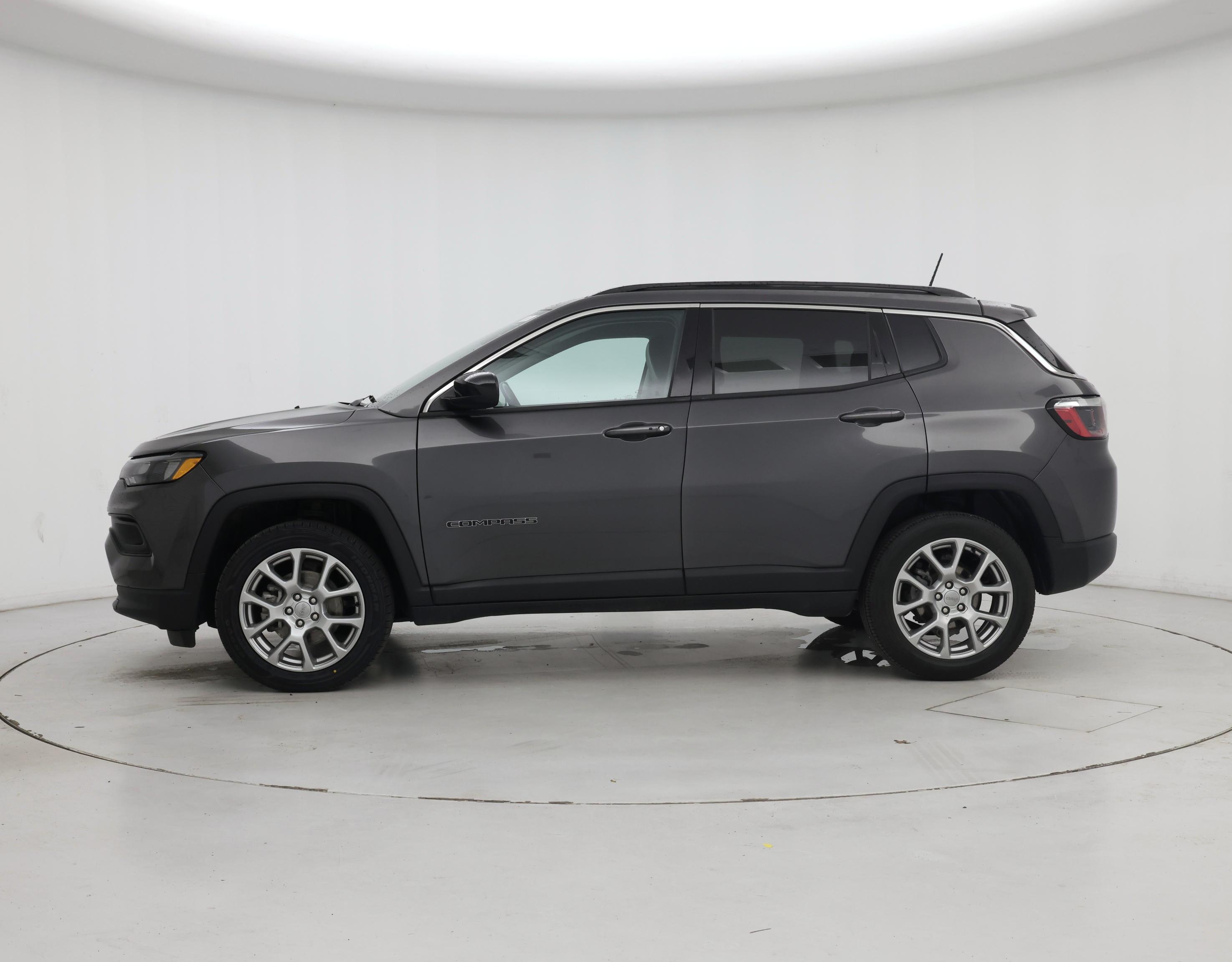 Thumbnail: 2022 Jeep Compass - 3
