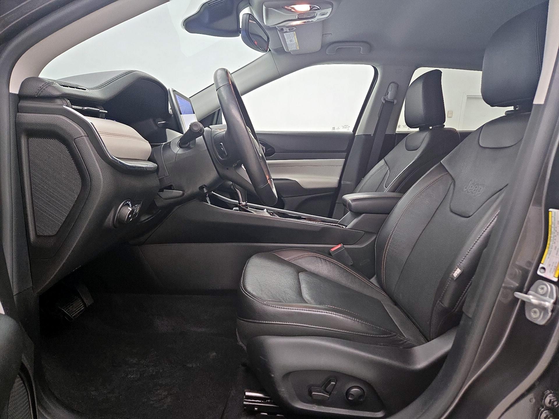 Thumbnail: 2022 Jeep Compass - 11