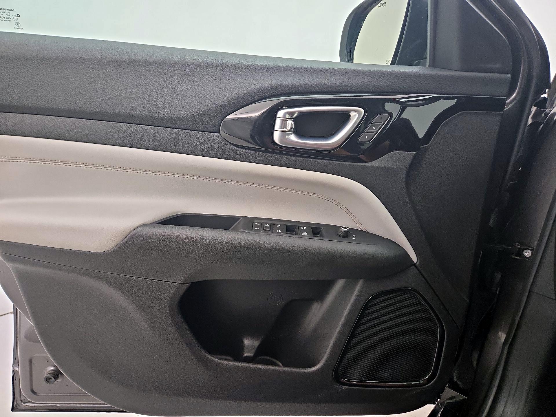 Thumbnail: 2022 Jeep Compass - 12