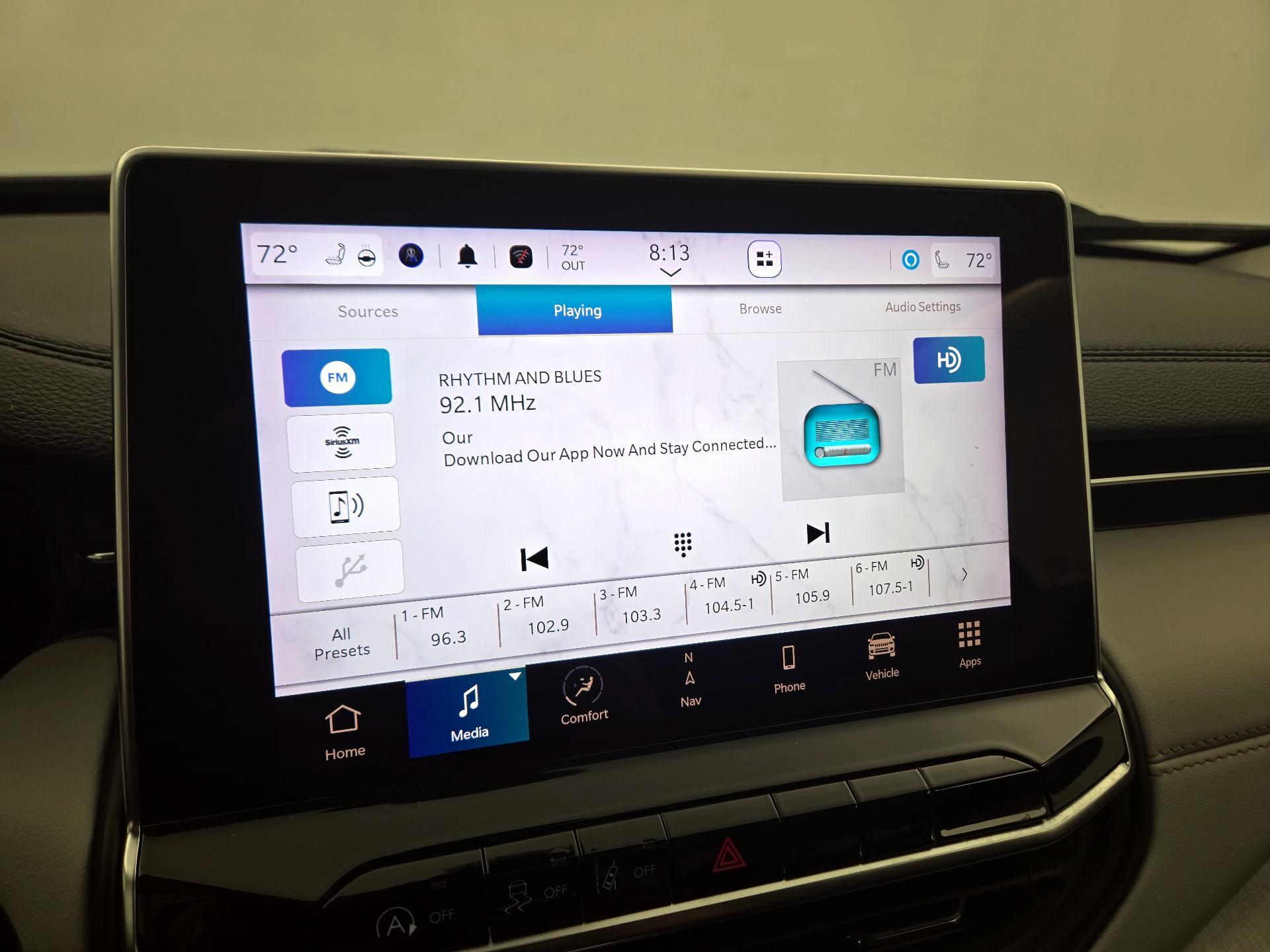 Thumbnail: 2022 Jeep Compass - 16