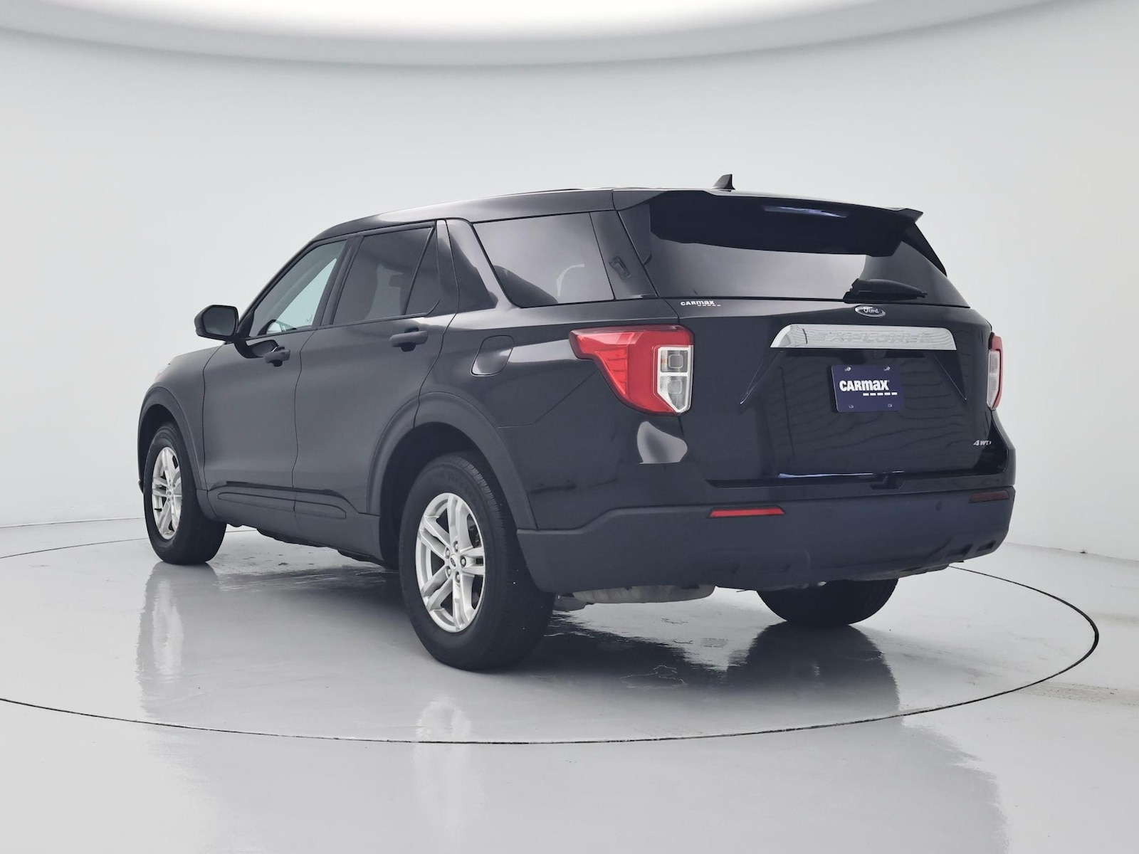 2023 Ford Explorer Base - Photo 3