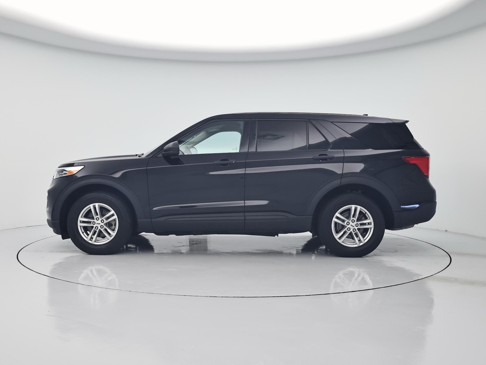 2023 Ford Explorer Base - Photo 4