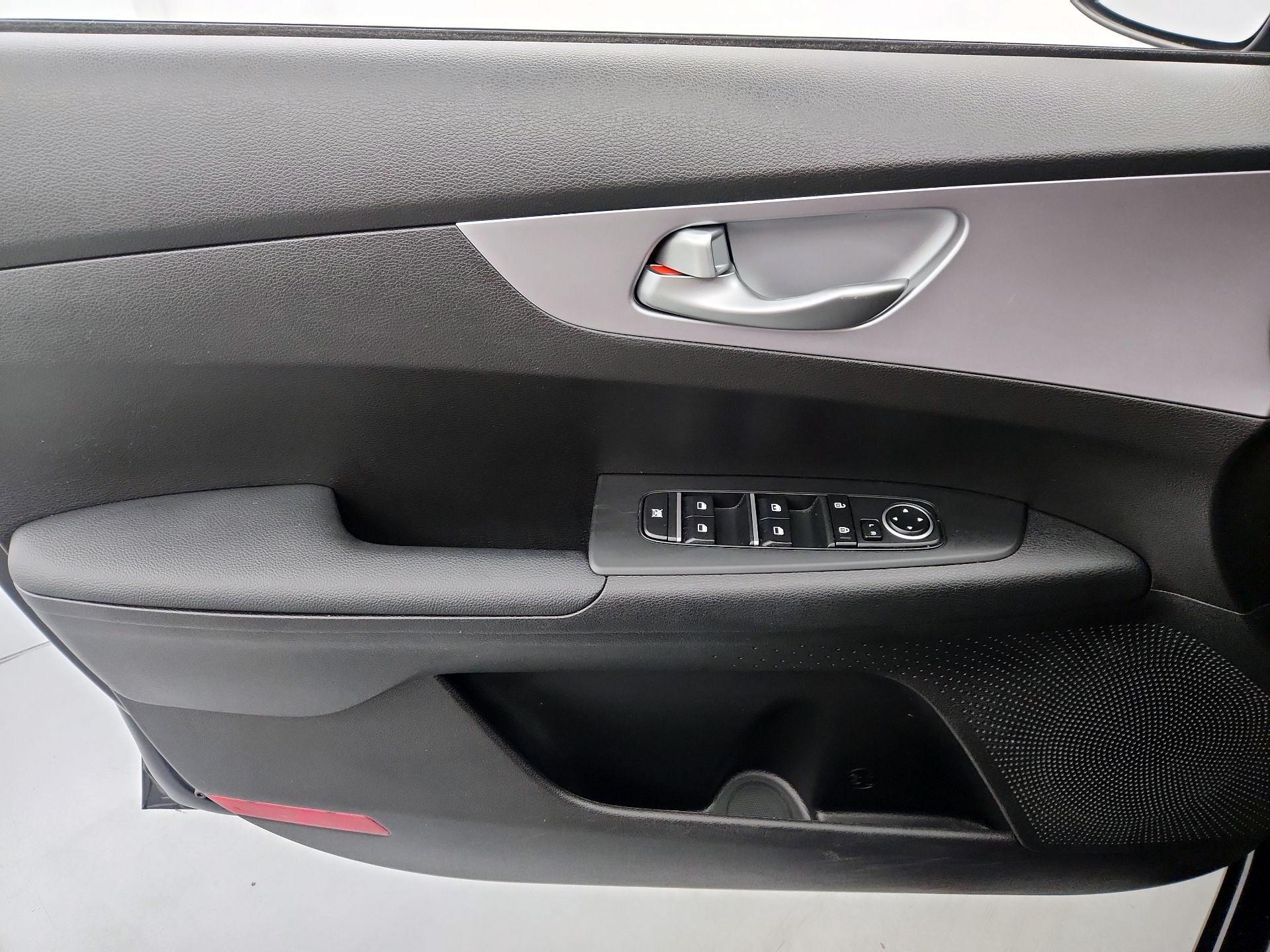 Thumbnail: 2024 Kia Forte - 12