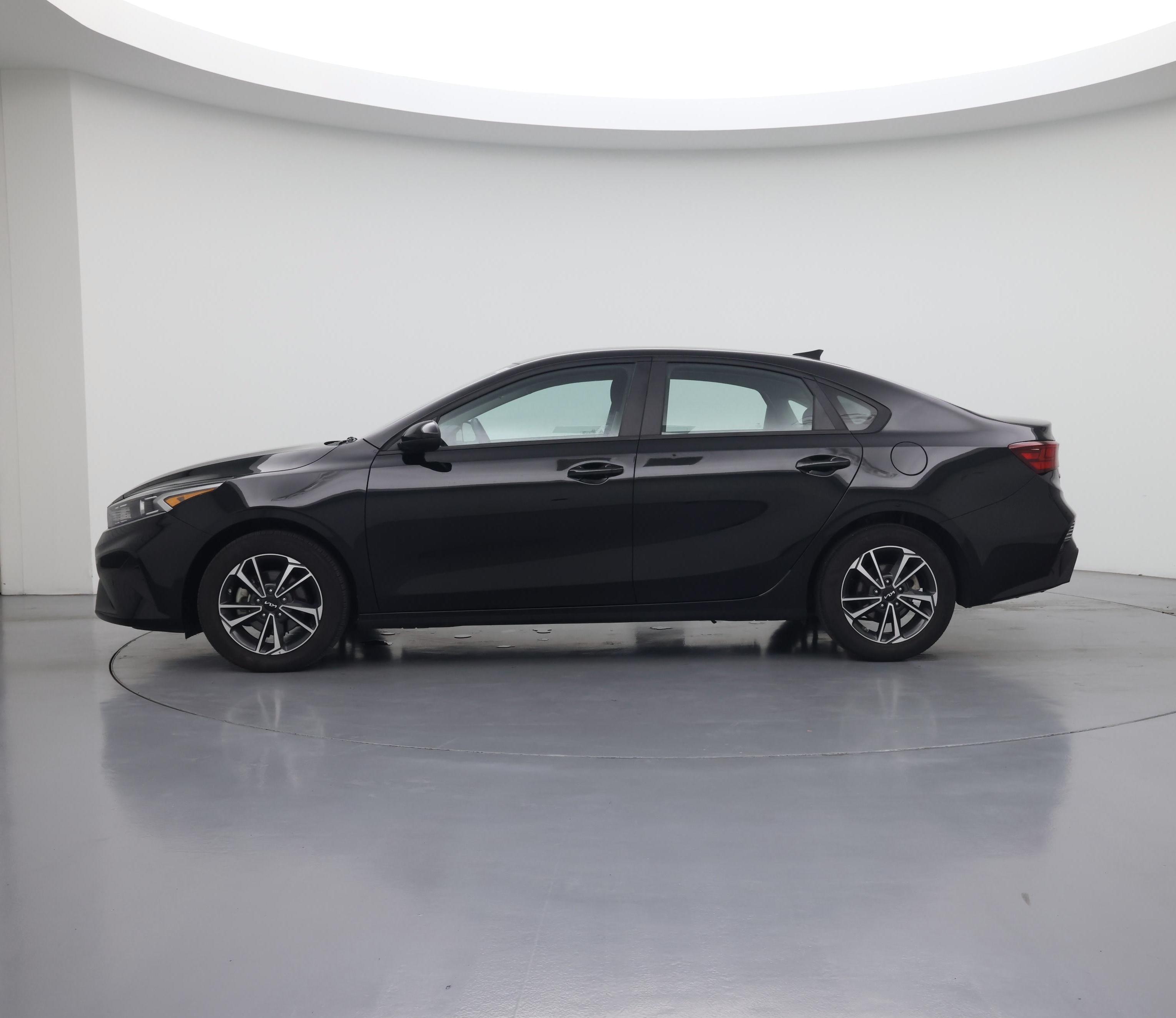 Thumbnail: 2024 Kia Forte - 3