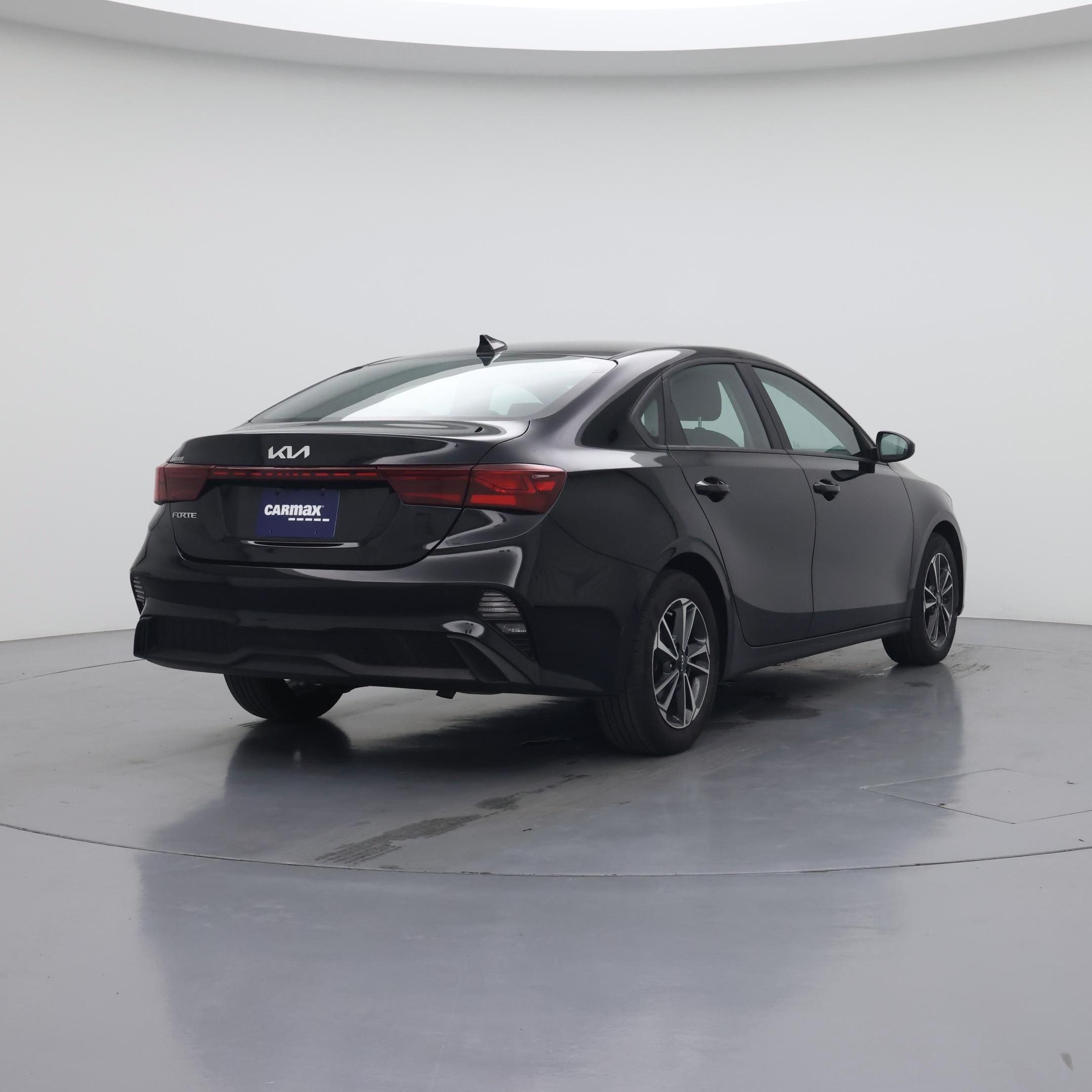 Thumbnail: 2024 Kia Forte - 8