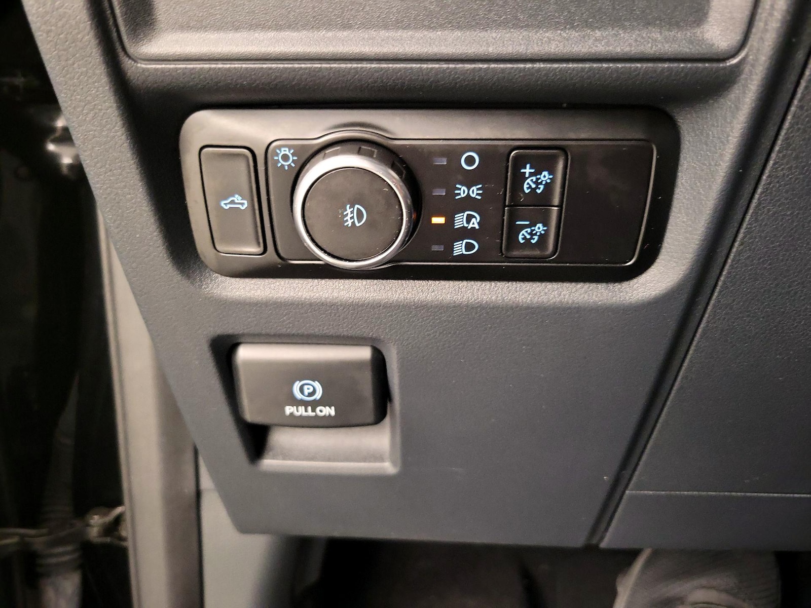 2023 Ford F-150 XL - Photo 14
