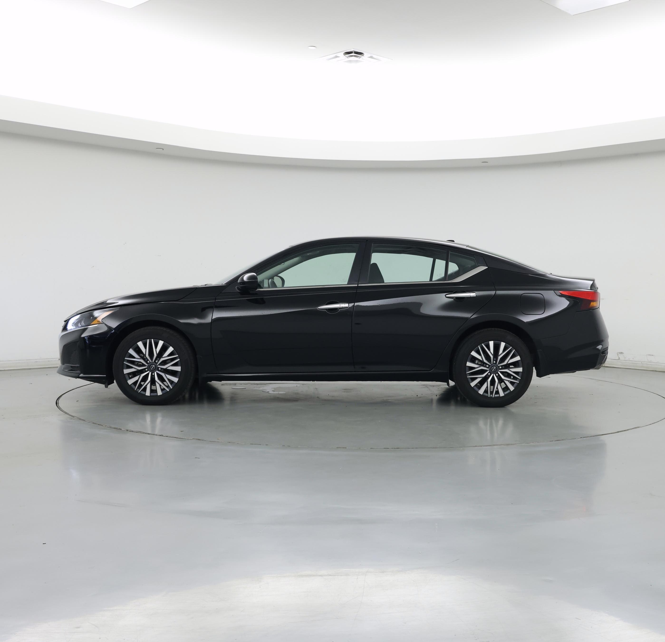 Thumbnail: 2023 Nissan Altima - 3