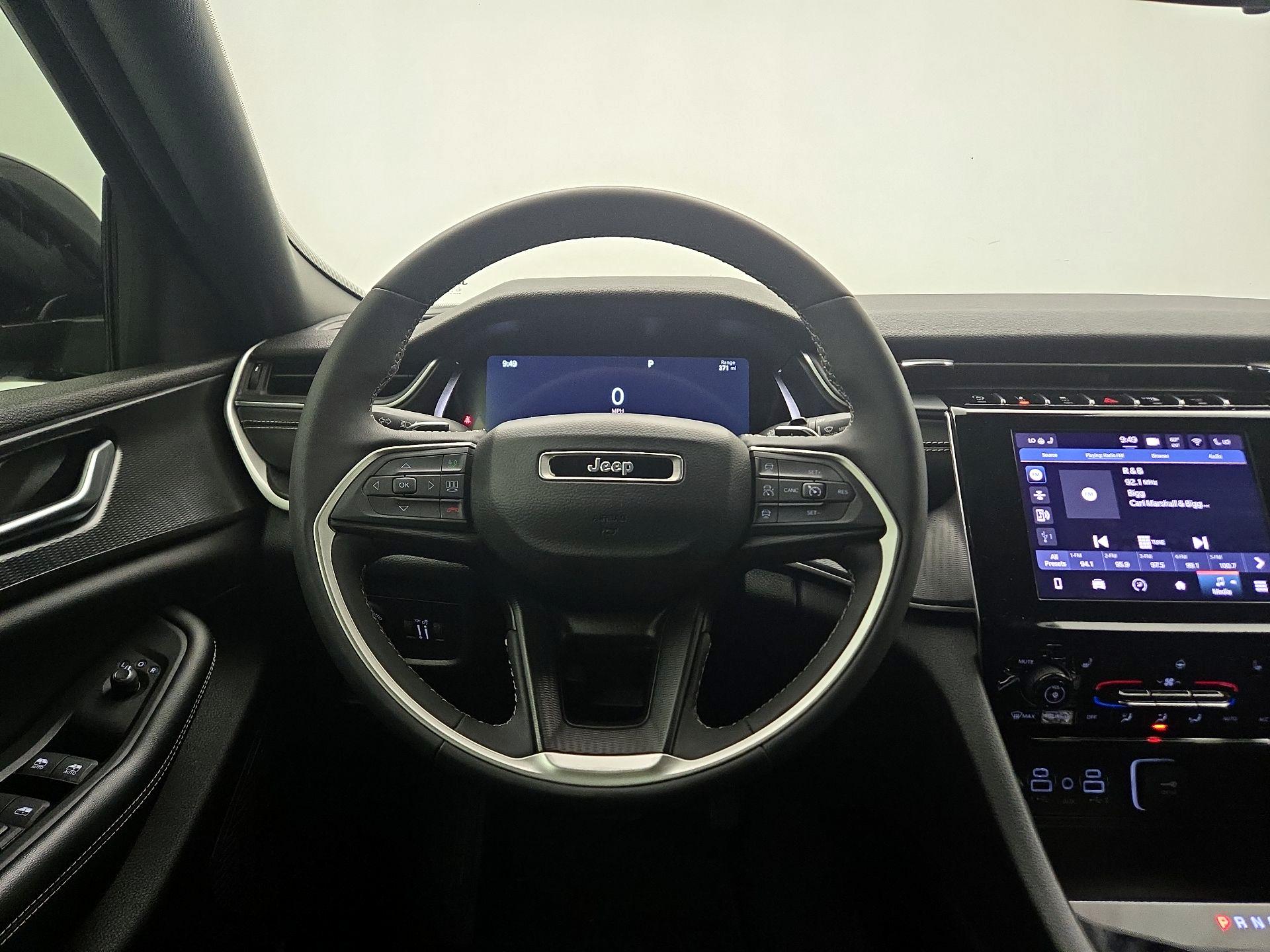 Thumbnail: 2023 Jeep Grand Cherokee L - 10