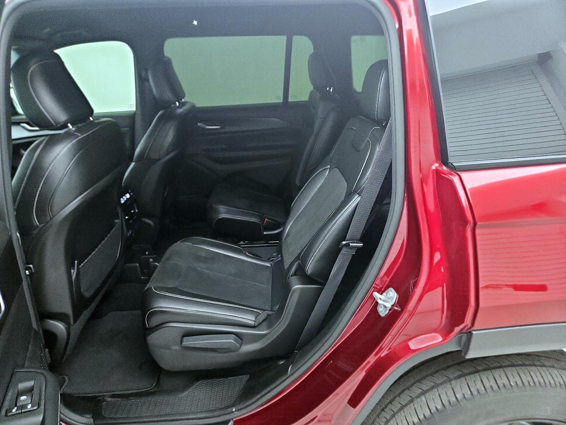 Thumbnail: 2023 Jeep Grand Cherokee L - 19