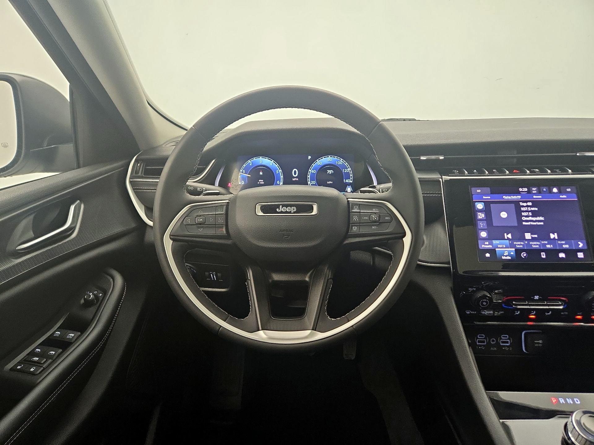Thumbnail: 2023 Jeep Grand Cherokee L - 10