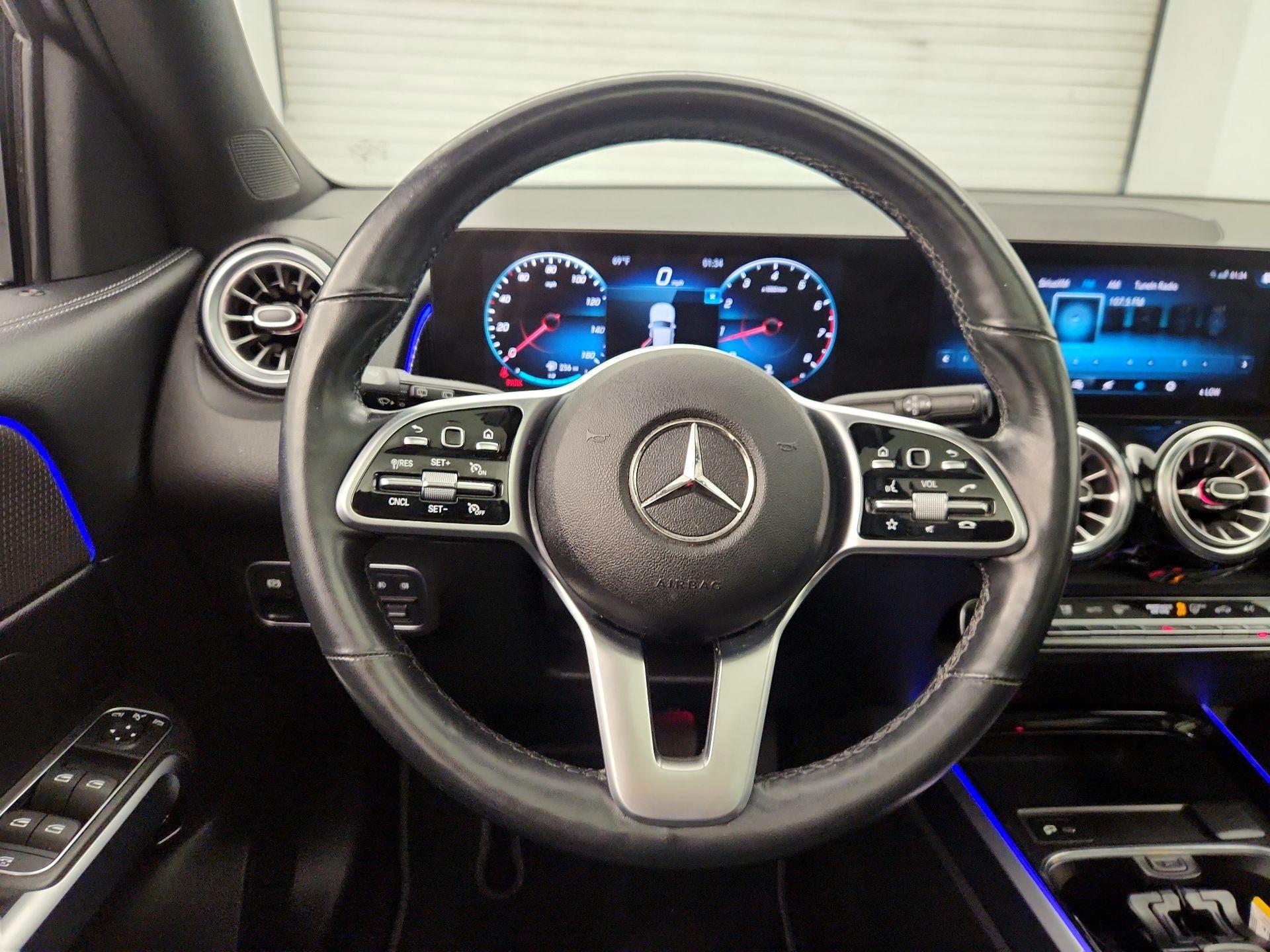 Thumbnail: 2022 Mercedes-Benz GLB - 10
